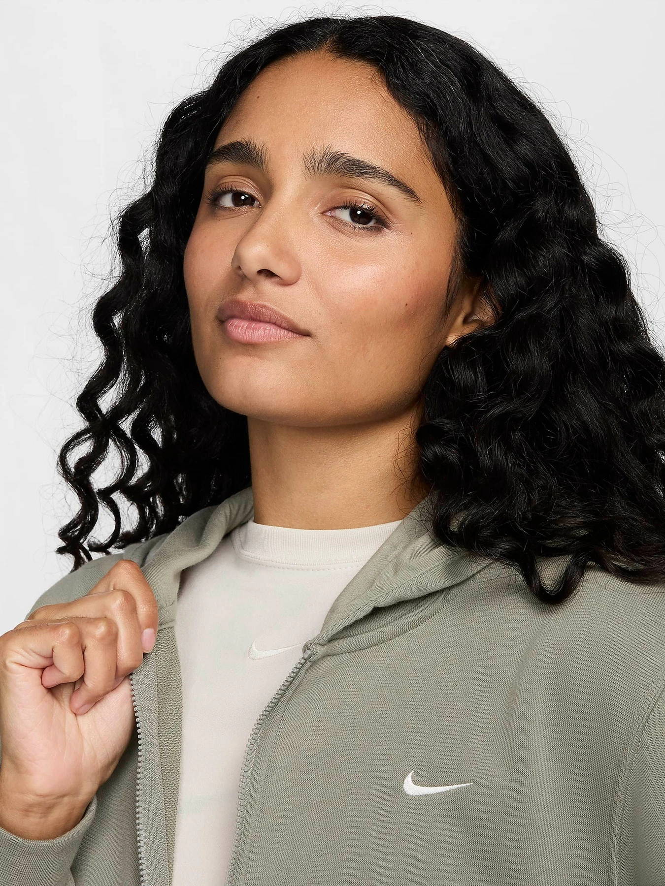 Худі та світшоти NIKE SPORTSWEAR CHILL TERRY модель FN2415-320 Худі та світшоти NIKE SPORTSWEAR CHILL TERRY модель FN2415-320 Фото
