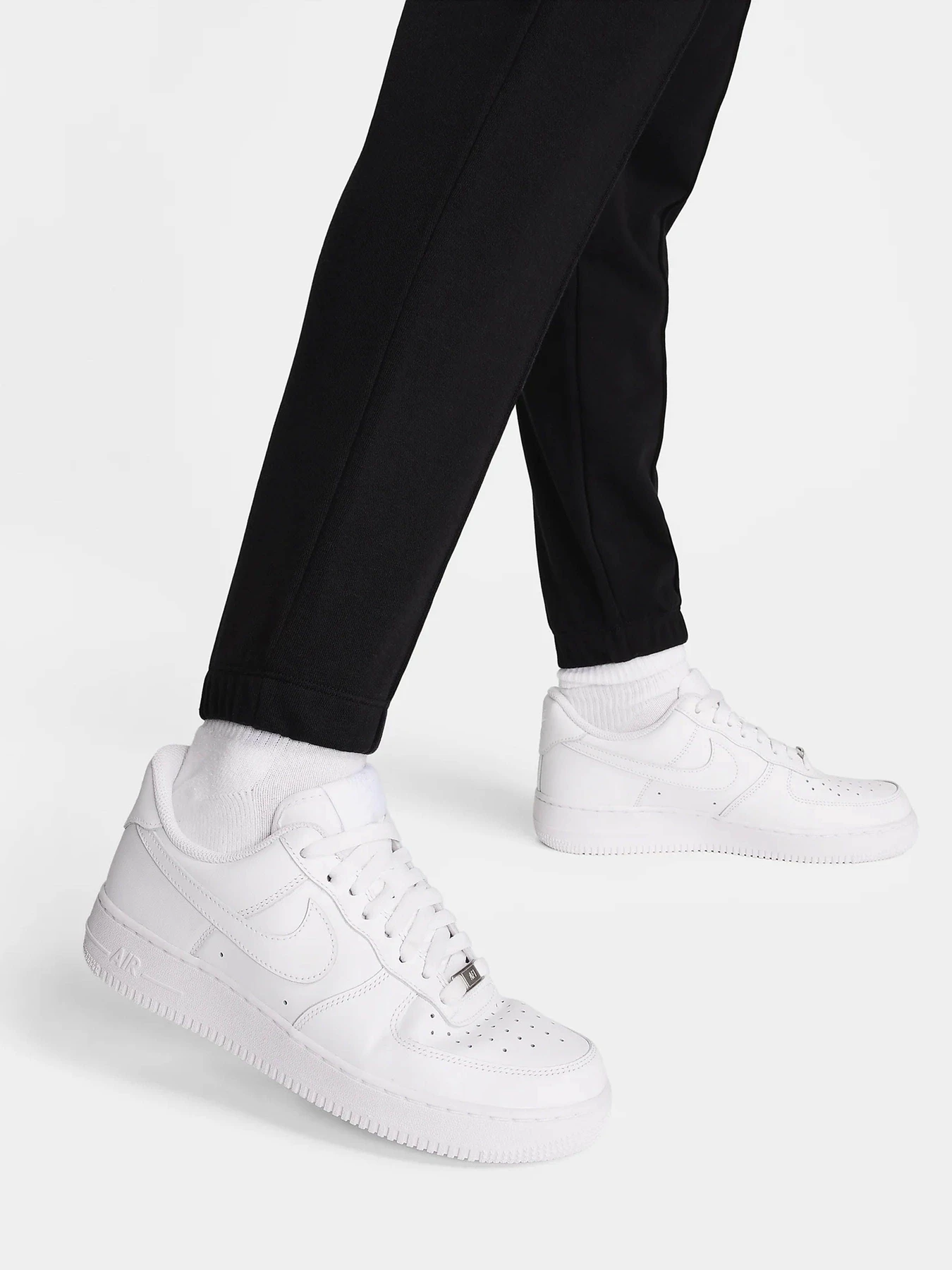Штани NIKE SPORTSWEAR CHILL TERRY модель FN2434-010 Штани NIKE SPORTSWEAR CHILL TERRY модель FN2434-010 Фото