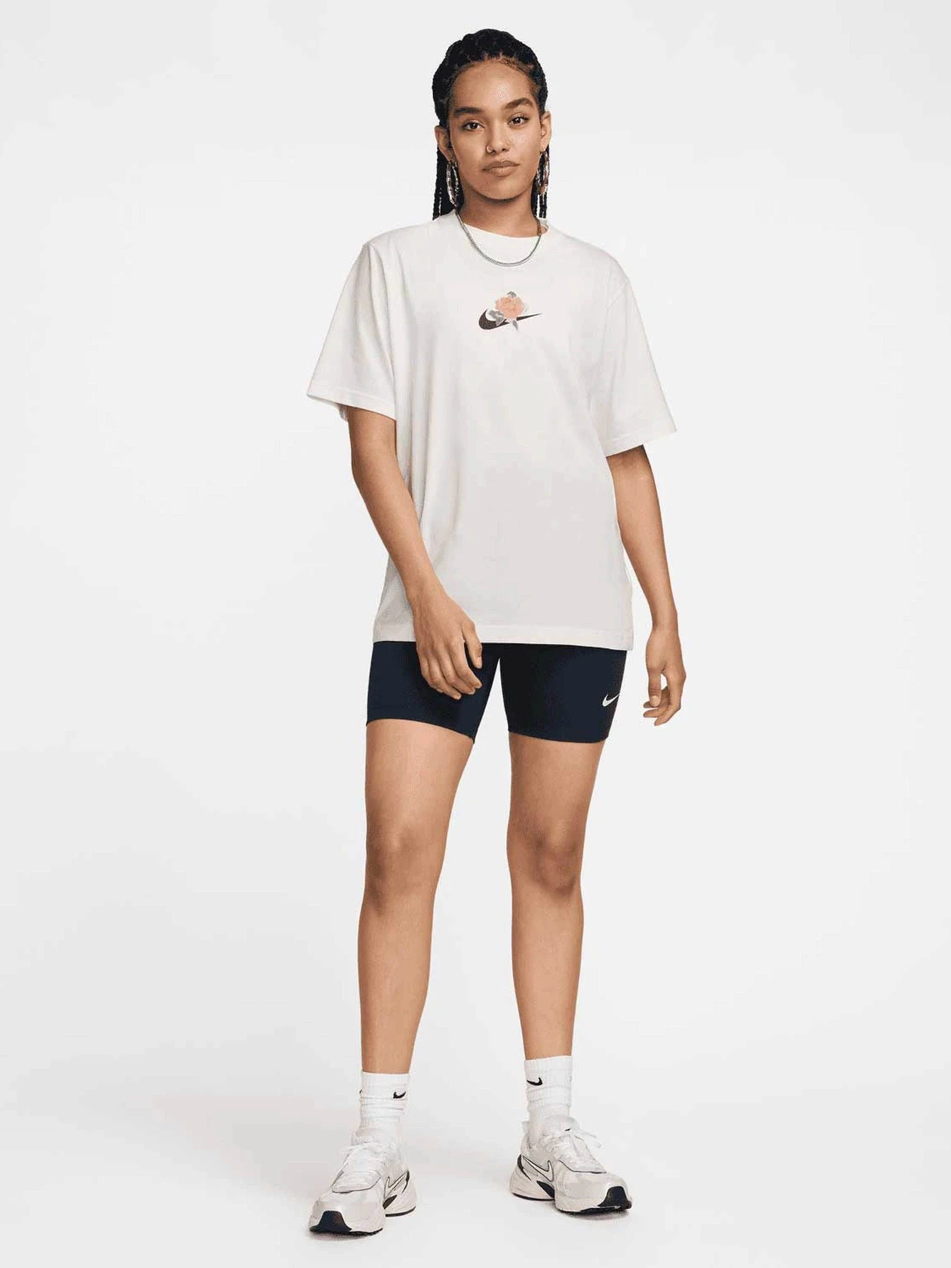 Футболки і поло NIKE SPORTSWEAR ARTIST COLLECTION модель HF4683-133 Футболки і поло NIKE SPORTSWEAR ARTIST COLLECTION модель HF4683-133 Фото