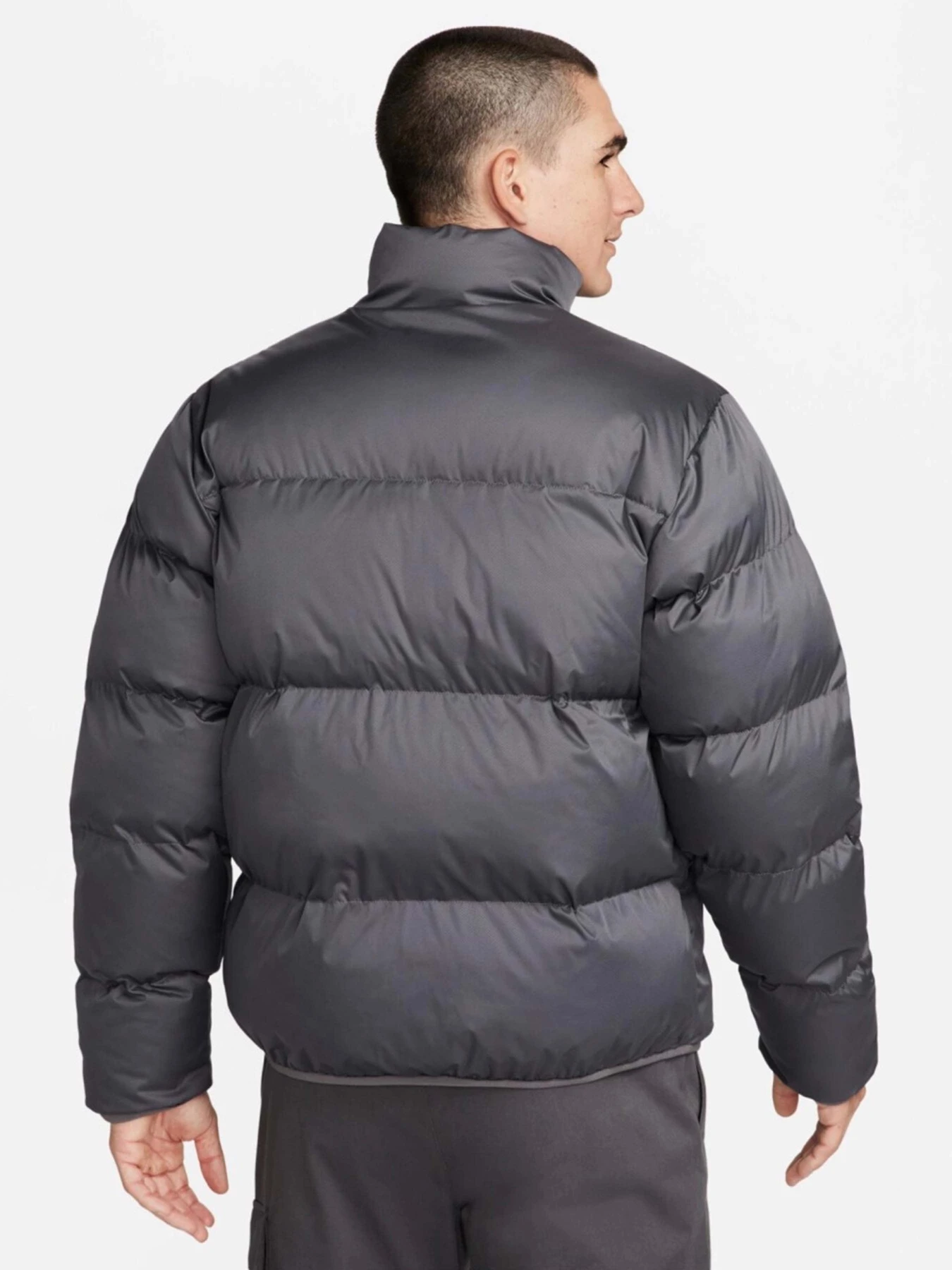 Куртки та дублянки NIKE SPORTSWEAR CLUB PUFFER модель FB7368-068 Куртки та дублянки NIKE SPORTSWEAR CLUB PUFFER модель FB7368-068 Фото
