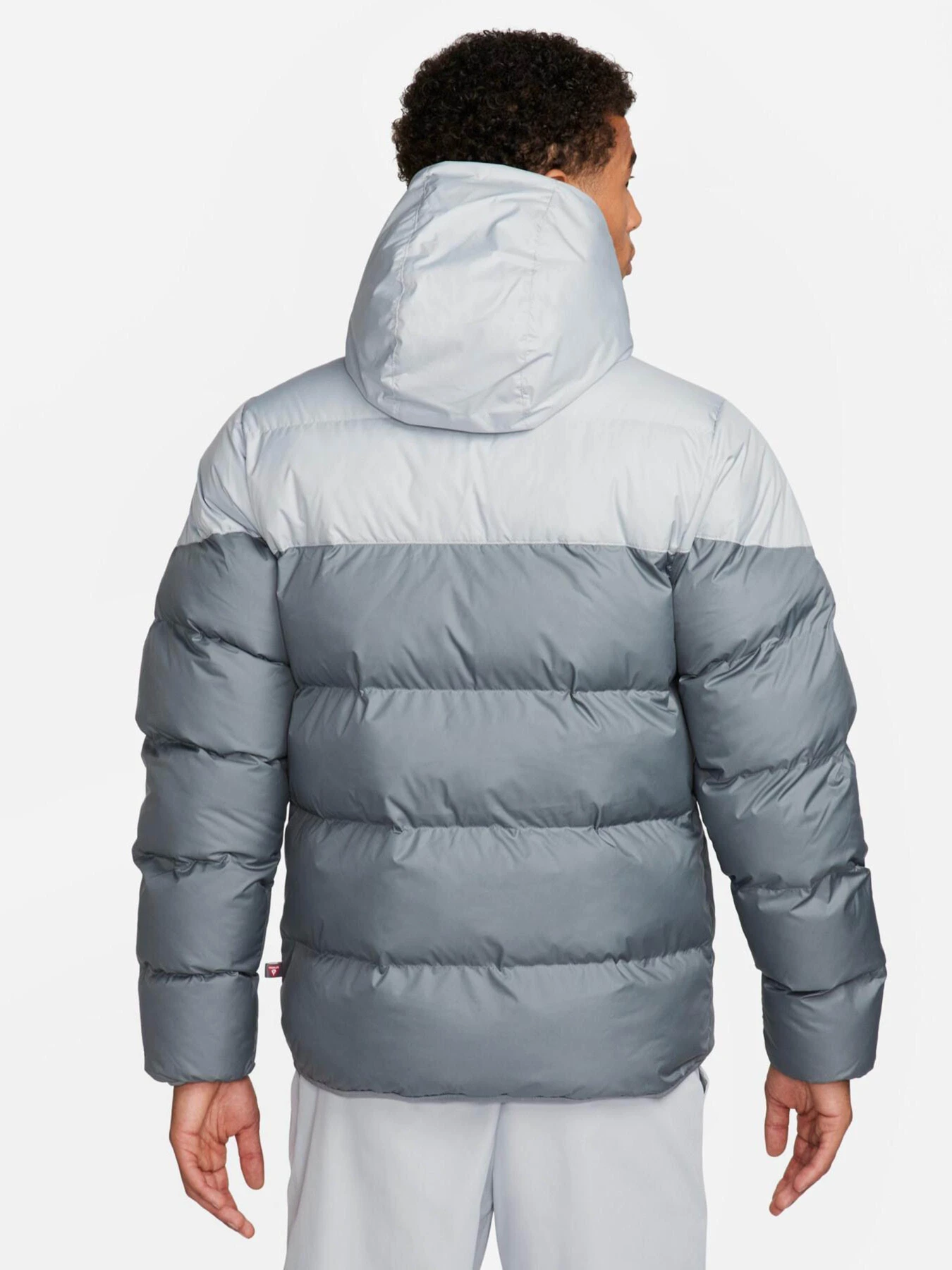 Куртки и дубленки NIKE WINDRUNNER PRIMALOFT® модель FB8185-077 Фото