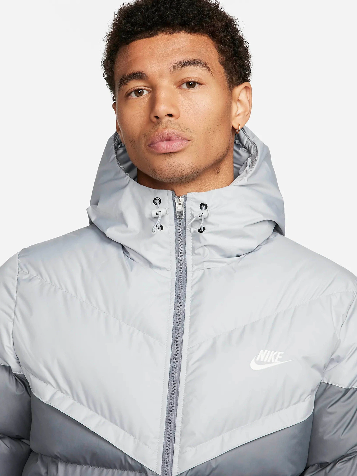 Куртки и дубленки NIKE WINDRUNNER PRIMALOFT® модель FB8185-077 Фото
