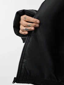 Куртки и дубленки NIKE SPORTSWEAR CLASSIC PUFFER THER модель FZ5899-010 Фото