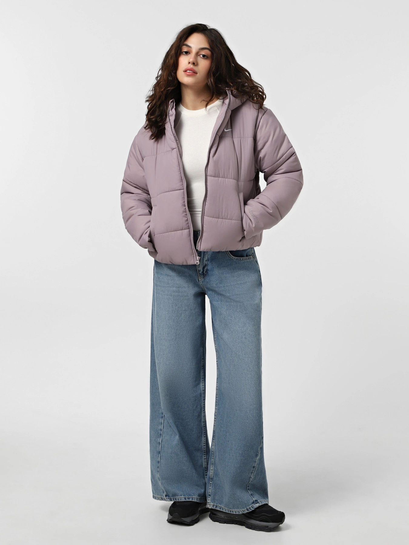 Куртки и дубленки NIKE SPORTSWEAR CLASSIC PUFFER THER модель FZ5899-226 Куртки и дубленки NIKE SPORTSWEAR CLASSIC PUFFER THER модель FZ5899-226 Фото