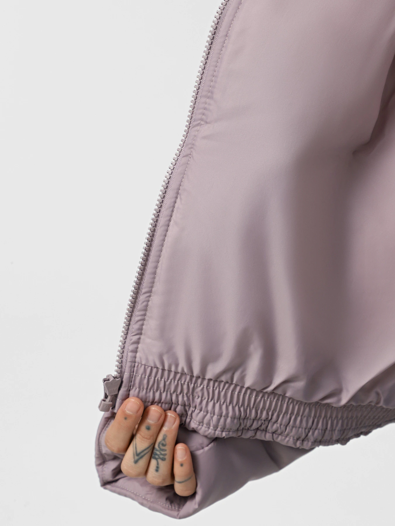 Куртки и дубленки NIKE SPORTSWEAR CLASSIC PUFFER THER модель FZ5899-226 Куртки и дубленки NIKE SPORTSWEAR CLASSIC PUFFER THER модель FZ5899-226 Фото