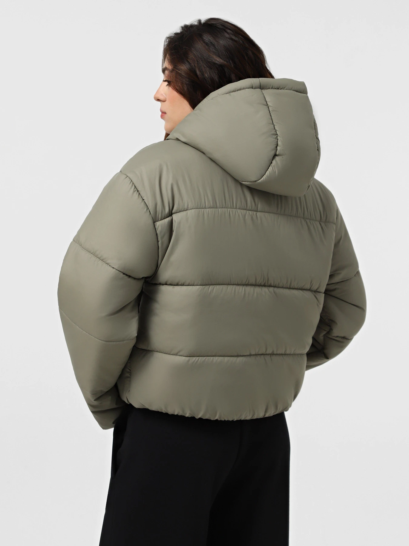 Куртки и дубленки NIKE SPORTSWEAR CLASSIC PUFFER THER модель FZ5899-321 Куртки и дубленки NIKE SPORTSWEAR CLASSIC PUFFER THER модель FZ5899-321 Фото