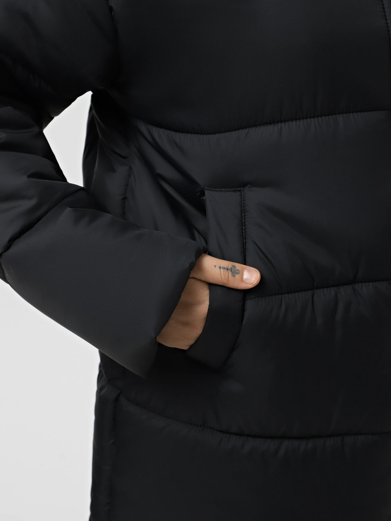 Куртки та дублянки NIKE SPORTSWEAR CLASSIC PUFFER THER модель FZ5903-010 Куртки та дублянки NIKE SPORTSWEAR CLASSIC PUFFER THER модель FZ5903-010 Фото