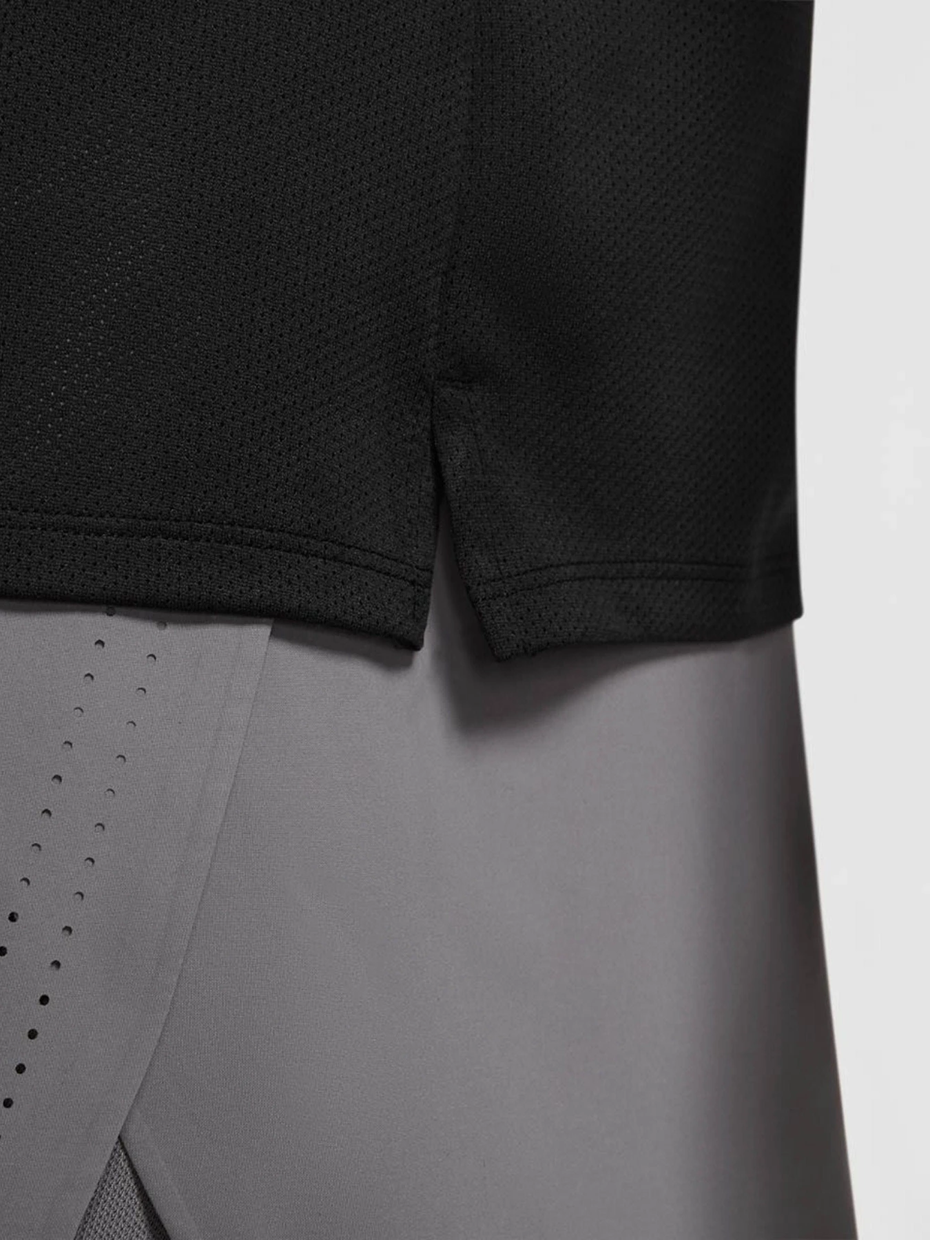 Футболки и поло NIKE Breathe Top модель CJ5332-010 Футболки и поло NIKE Breathe Top модель CJ5332-010 Фото