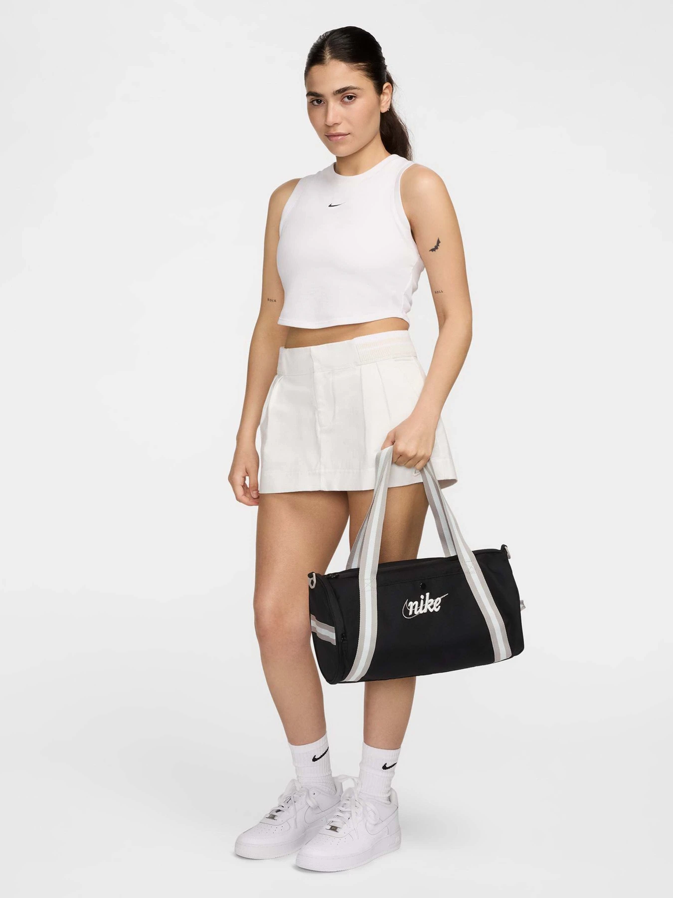 Сумки NIKE HERITAGE RETRO DUFFEL 13L модель DR6261-014 Сумки NIKE HERITAGE RETRO DUFFEL 13L модель DR6261-014 Фото