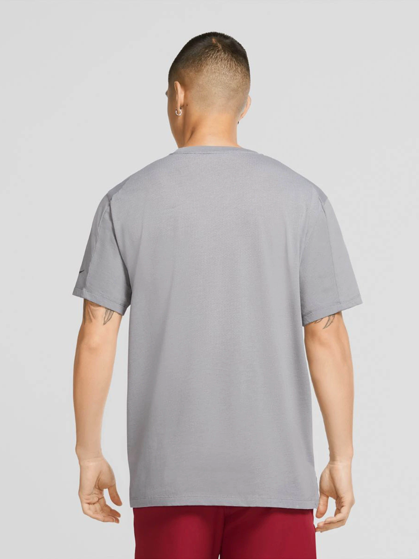 Футболки и поло NIKE Pro модель CU4975-073 Футболки и поло NIKE Pro модель CU4975-073 Фото