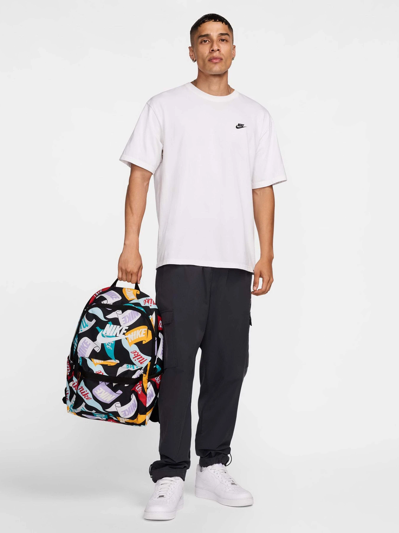 Рюкзаки NIKE HERITAGE 25L модель HJ8322-010 Рюкзаки NIKE HERITAGE 25L модель HJ8322-010 Фото