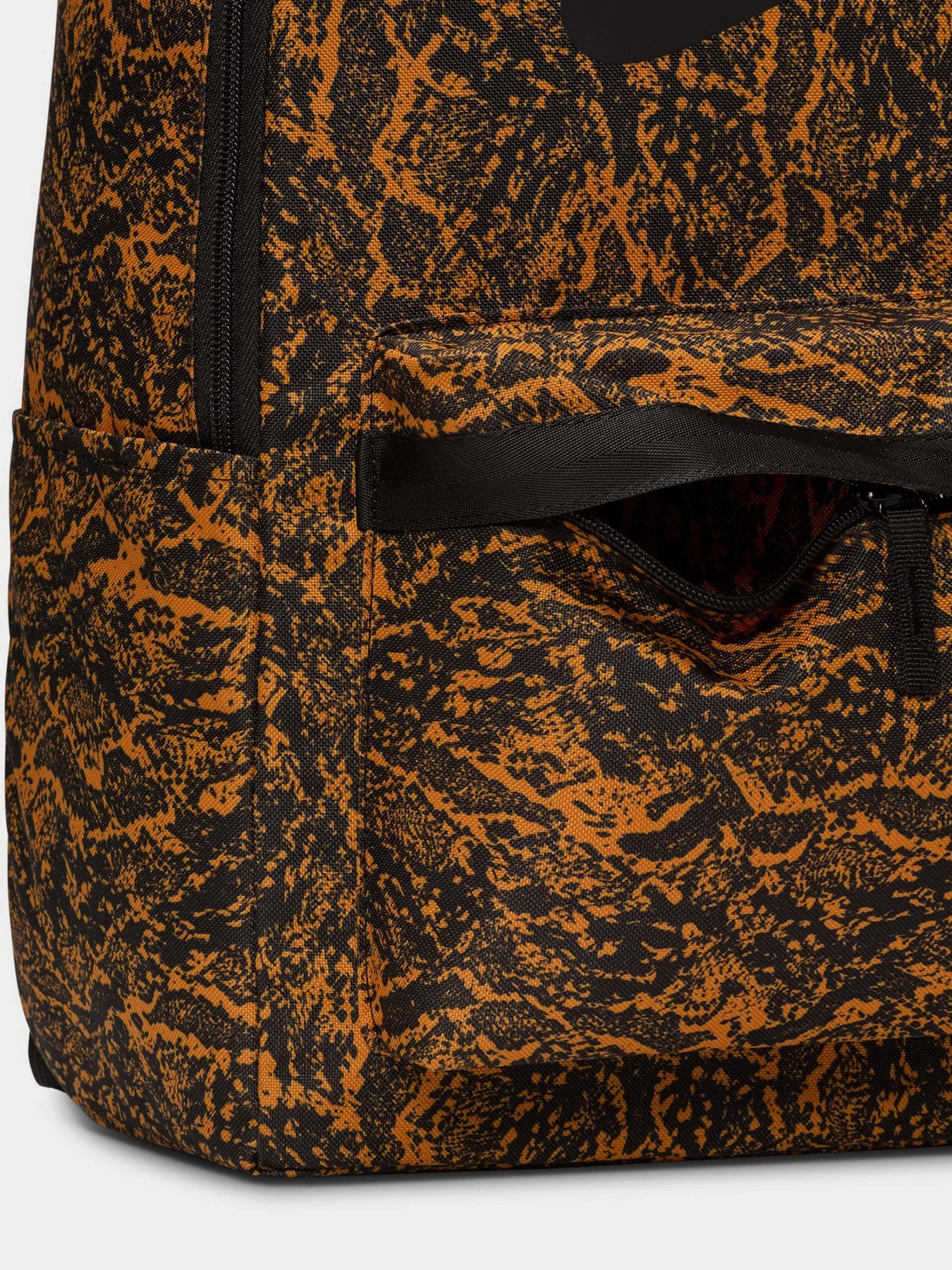 Рюкзаки NIKE HERITAGE 25L модель HJ8345-815 Фото