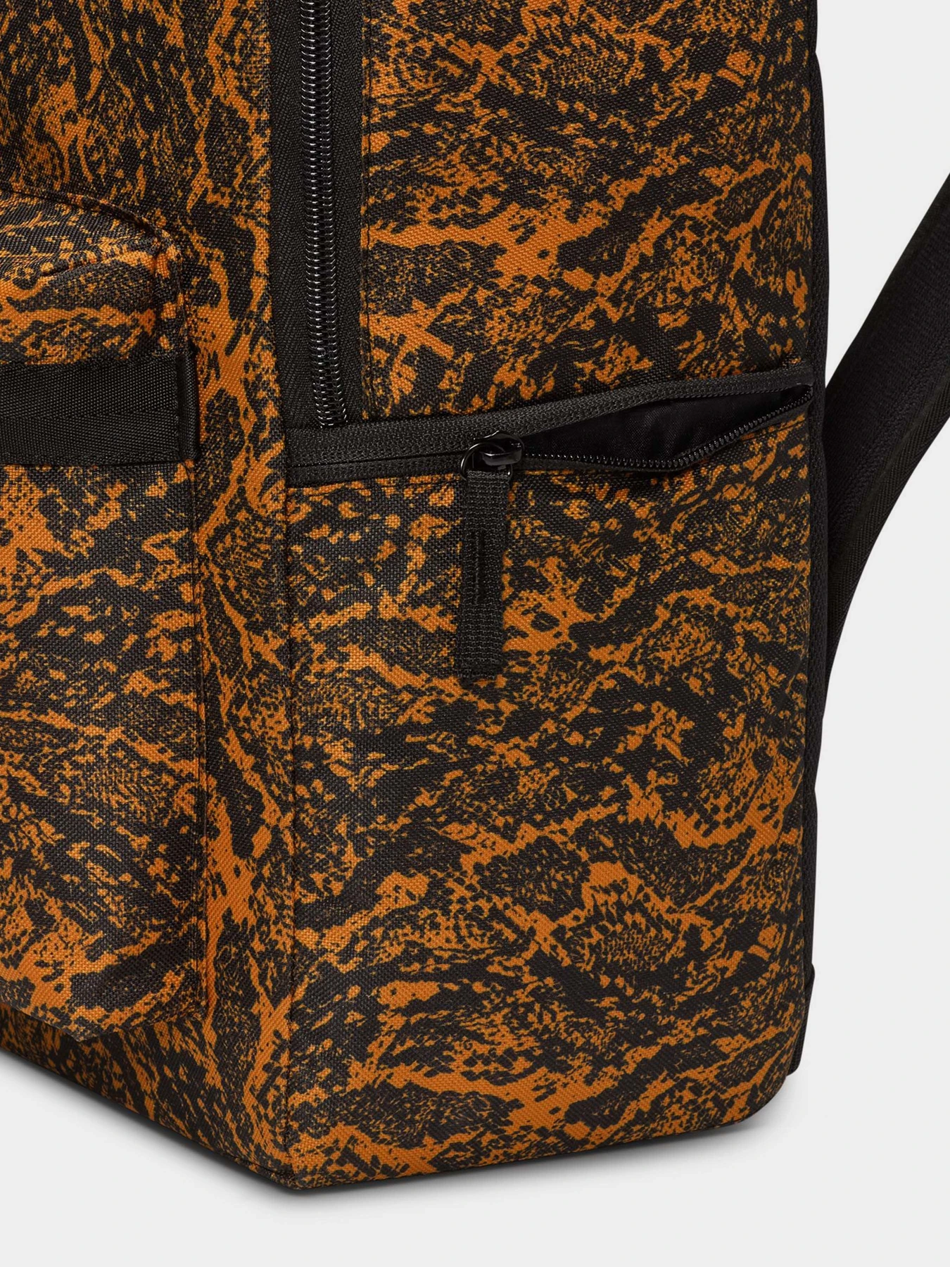 Рюкзаки NIKE HERITAGE 25L модель HJ8345-815 Фото