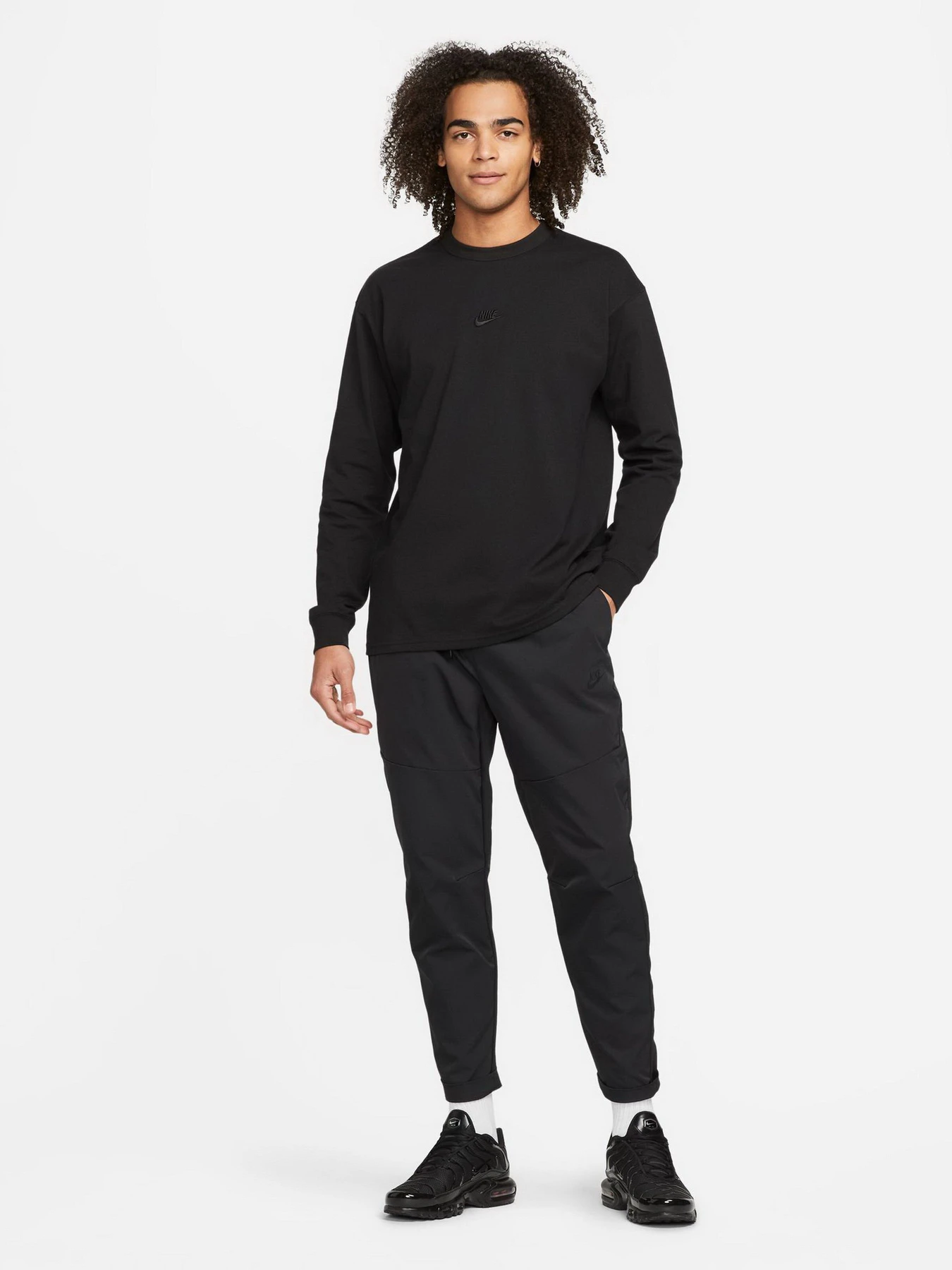 Худі та світшоти NIKE SPORTSWEAR PREMIUM ESSENTIALS модель DO7390-010 Худі та світшоти NIKE SPORTSWEAR PREMIUM ESSENTIALS модель DO7390-010 Фото