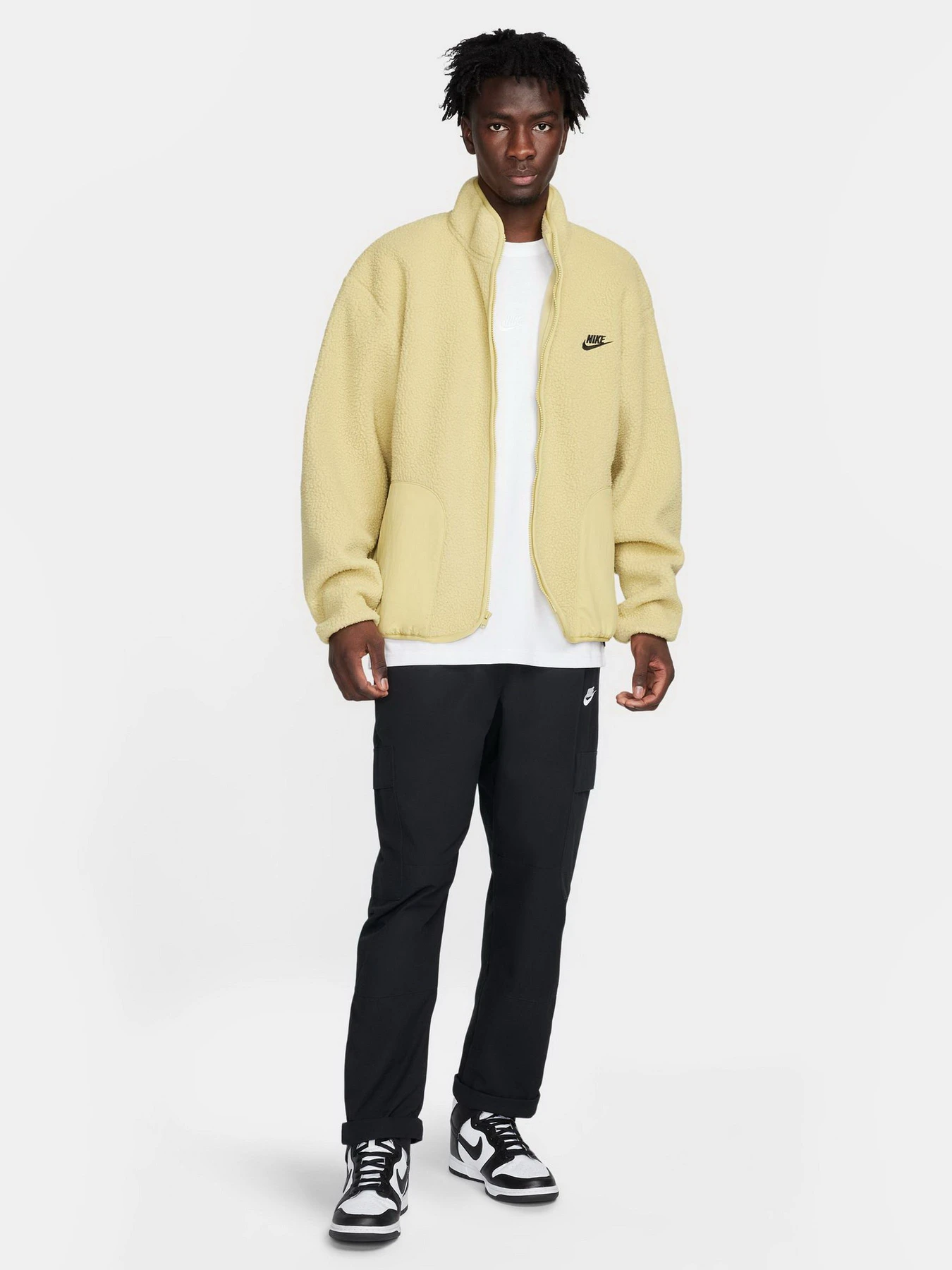 Футболки и поло NIKE SPORTSWEAR PREMIUM ESSENTIALS модель DO7392-101 Футболки и поло NIKE SPORTSWEAR PREMIUM ESSENTIALS модель DO7392-101 Фото