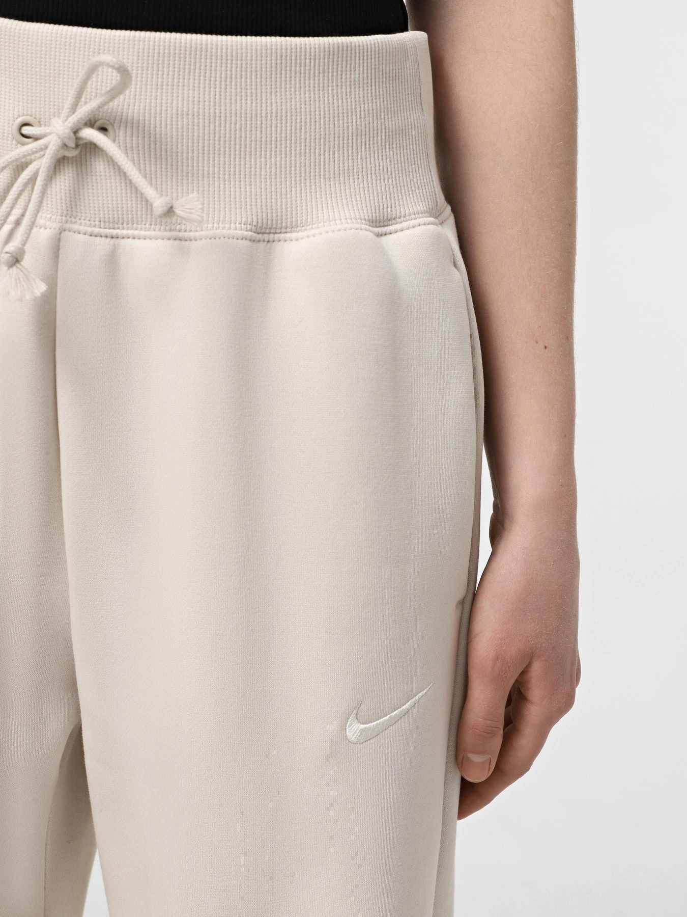 Брюки NIKE PHOENIX WIDE FLEECE модель DQ5615-104 Брюки NIKE PHOENIX WIDE FLEECE модель DQ5615-104 Фото