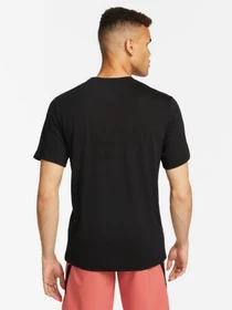 Футболки и поло NIKE PRO DRI-FIT модель FJ2393-010 Фото