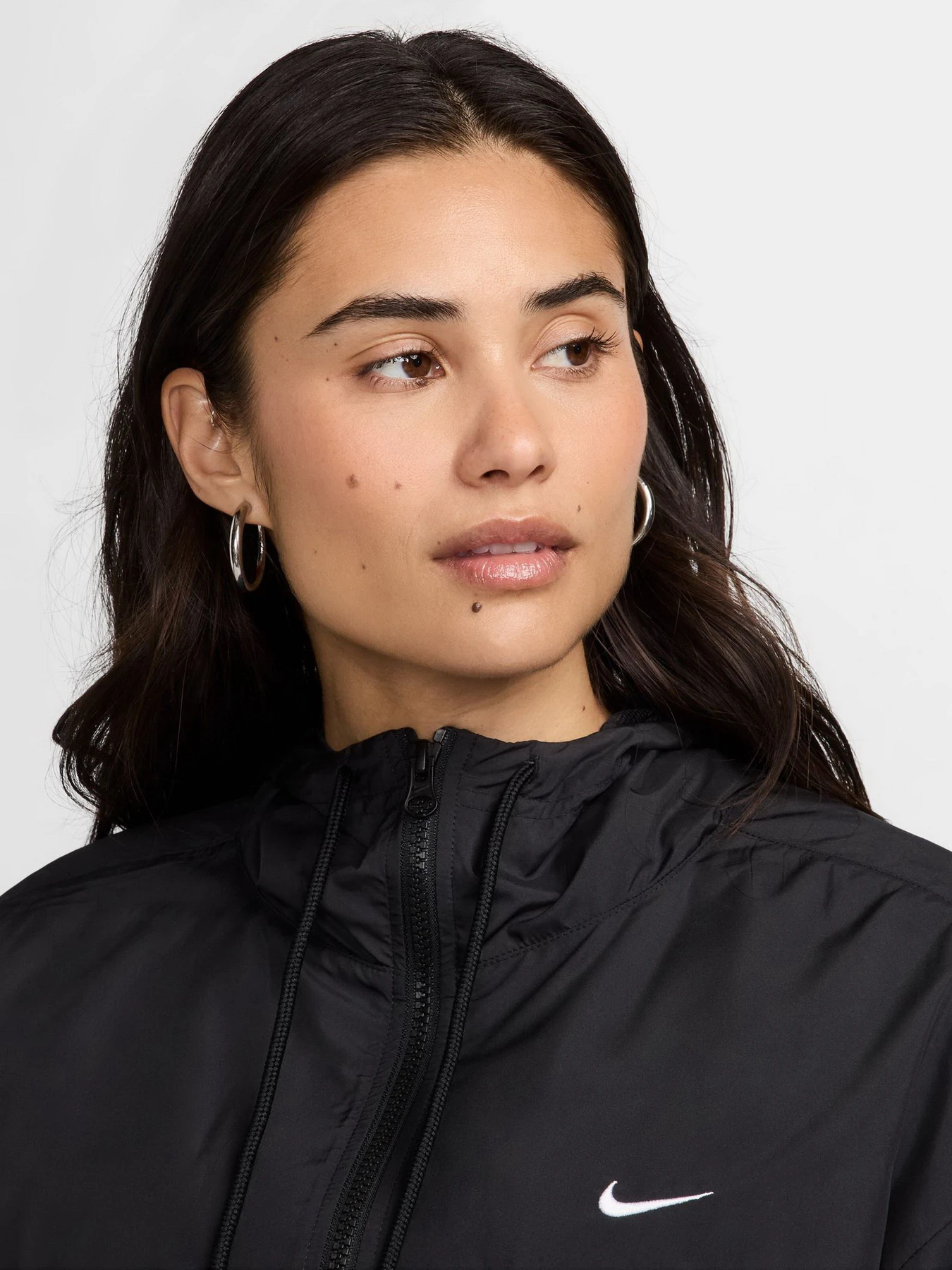 Худи и свитшоты NIKE SPORTSWEAR CLASSIC WOVENS LOOS модель FV6298-010 Худи и свитшоты NIKE SPORTSWEAR CLASSIC WOVENS LOOS модель FV6298-010 Фото