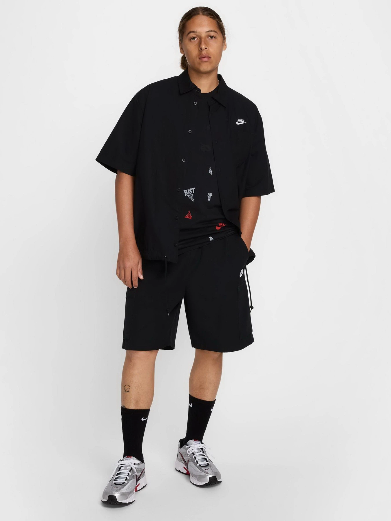 Футболки і поло NIKE SPORTSWEAR модель HJ0561-010 Футболки і поло NIKE SPORTSWEAR модель HJ0561-010 Фото
