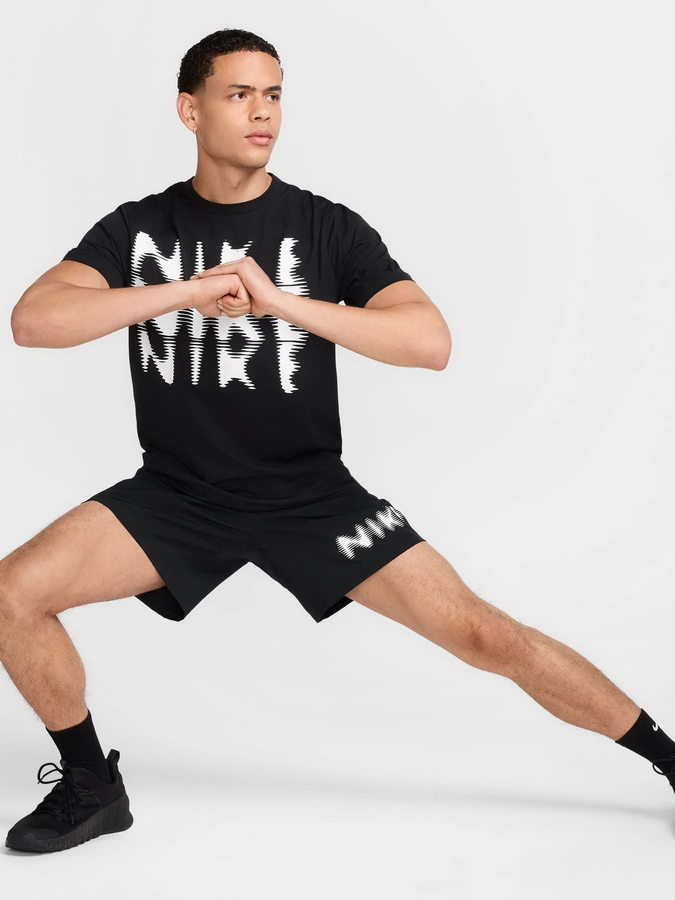 Футболки і поло NIKE HYVERSE DRI-FIT модель HJ3074-010 Футболки і поло NIKE HYVERSE DRI-FIT модель HJ3074-010 Фото