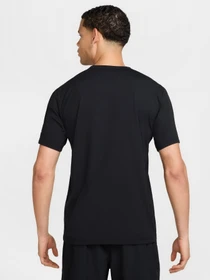 Футболки и поло NIKE HYVERSE DRI-FIT модель HJ3074-010 Фото