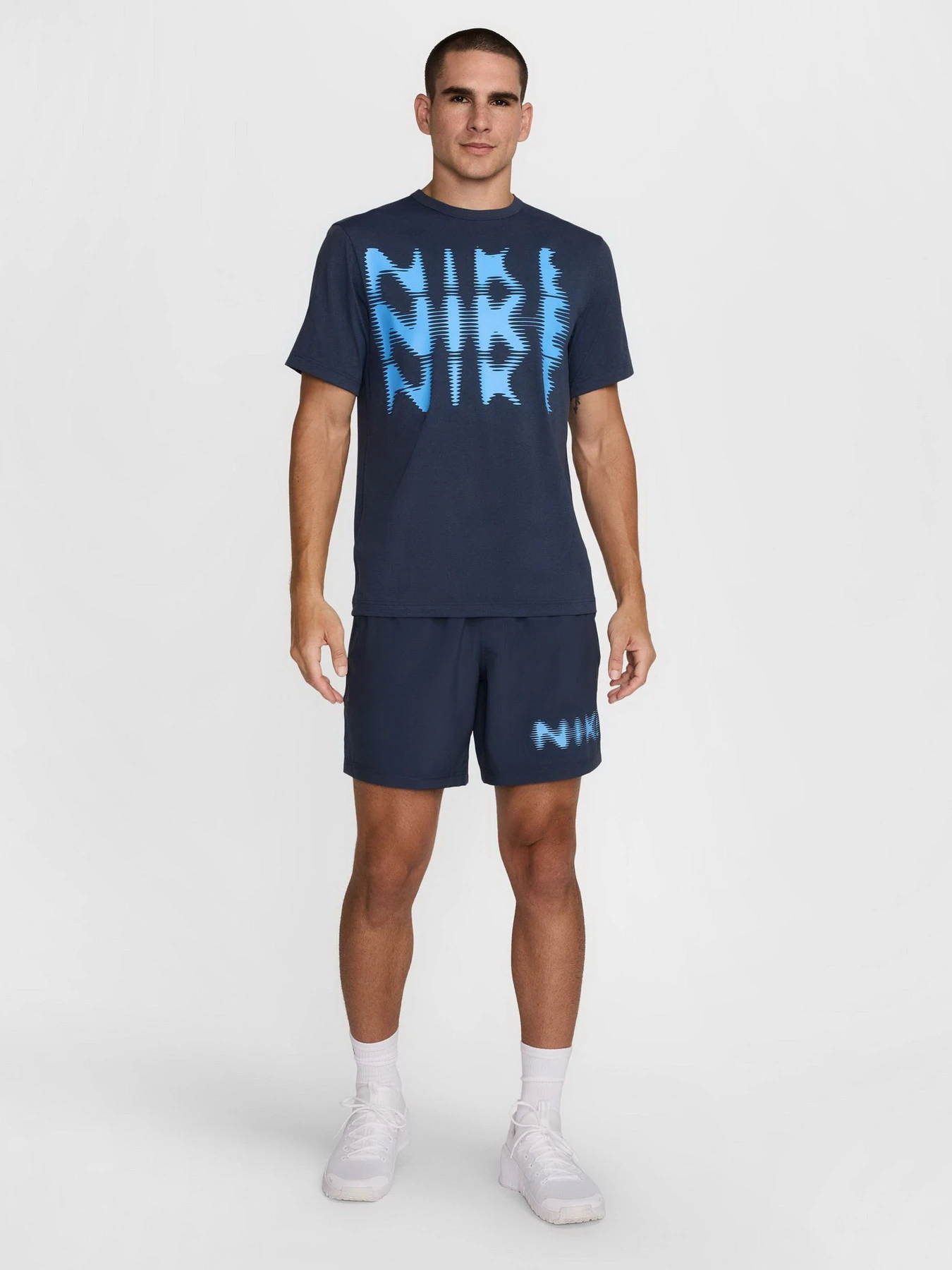 Футболки и поло NIKE HYVERSE DRI-FIT модель HJ3074-437 Футболки и поло NIKE HYVERSE DRI-FIT модель HJ3074-437 Фото