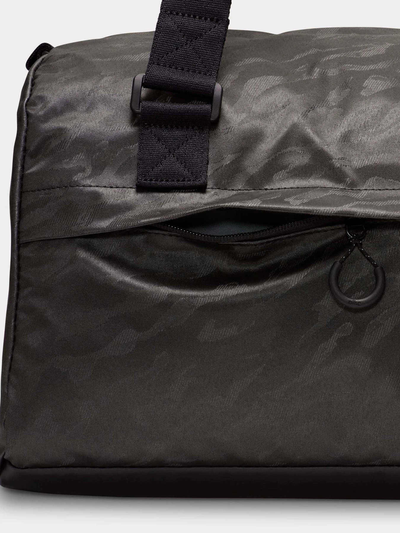 Сумки NIKE STORM-FIT ADV DUFFLE 38L модель FZ6367-010 Сумки NIKE STORM-FIT ADV DUFFLE 38L модель FZ6367-010 Фото
