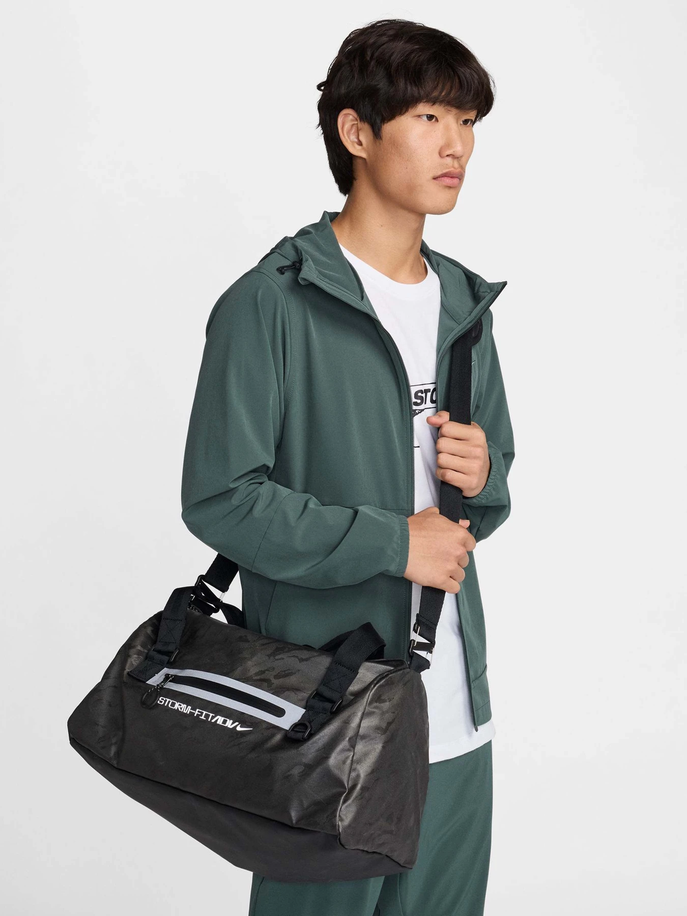 Сумки NIKE STORM-FIT ADV DUFFLE 38L модель FZ6367-010 Сумки NIKE STORM-FIT ADV DUFFLE 38L модель FZ6367-010 Фото