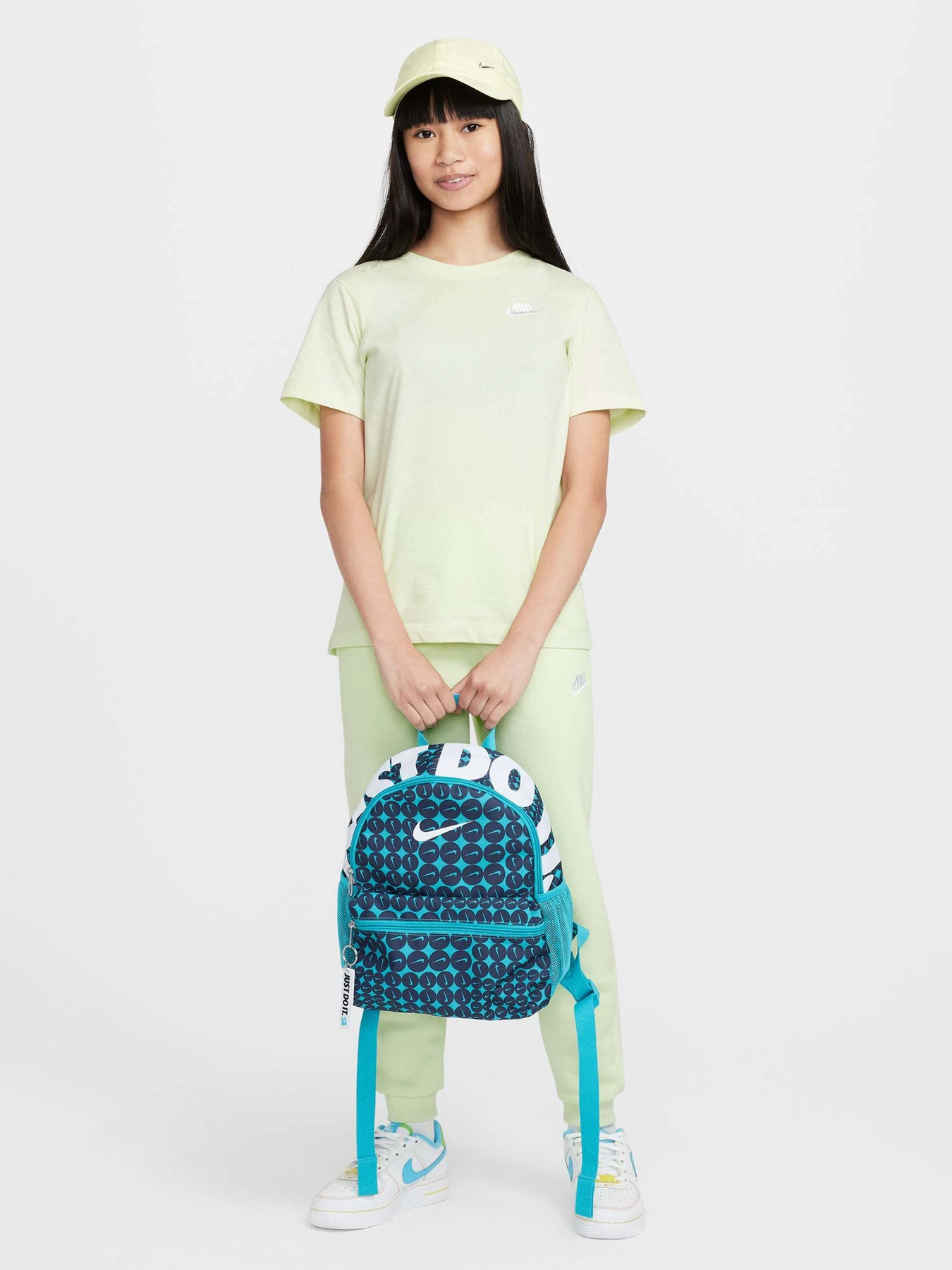 Рюкзаки NIKE JUST DO IT MINI 11L модель HM5547-345 Рюкзаки NIKE JUST DO IT MINI 11L модель HM5547-345 Фото