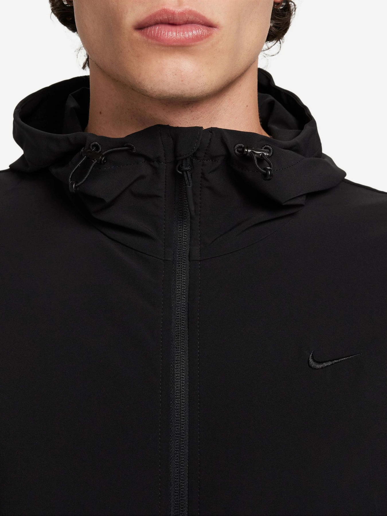 Куртки и дубленки NIKE UNLIMITED WATER-REPELLENT HOOD модель FB7551-010 Куртки и дубленки NIKE UNLIMITED WATER-REPELLENT HOOD модель FB7551-010 Фото