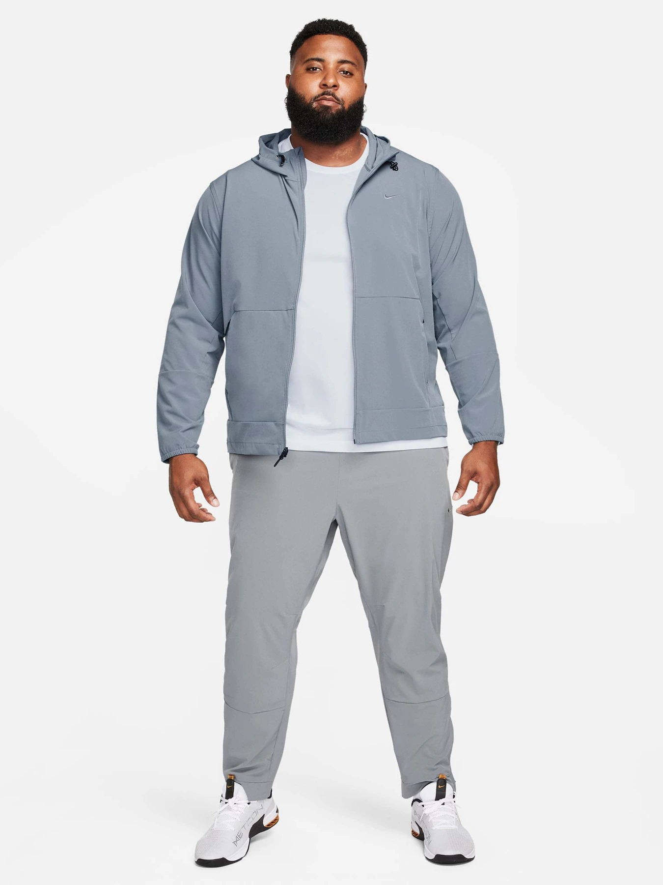 Куртки и дубленки NIKE UNLIMITED WATER-REPELLENT HOOD модель FB7551-084 Фото