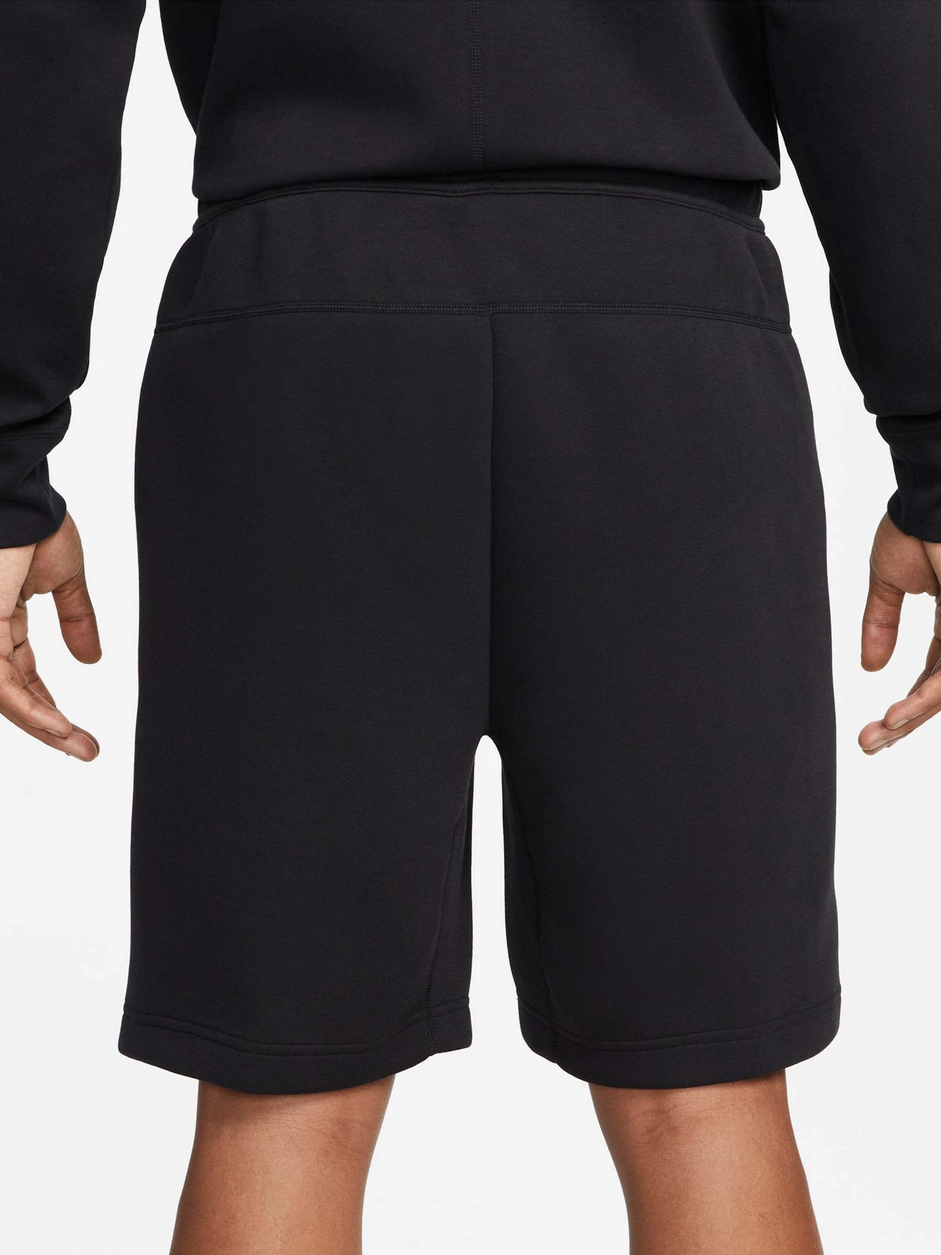 Шорты NIKE TECH FLEECE модель FB8171-010 Шорты NIKE TECH FLEECE модель FB8171-010 Фото