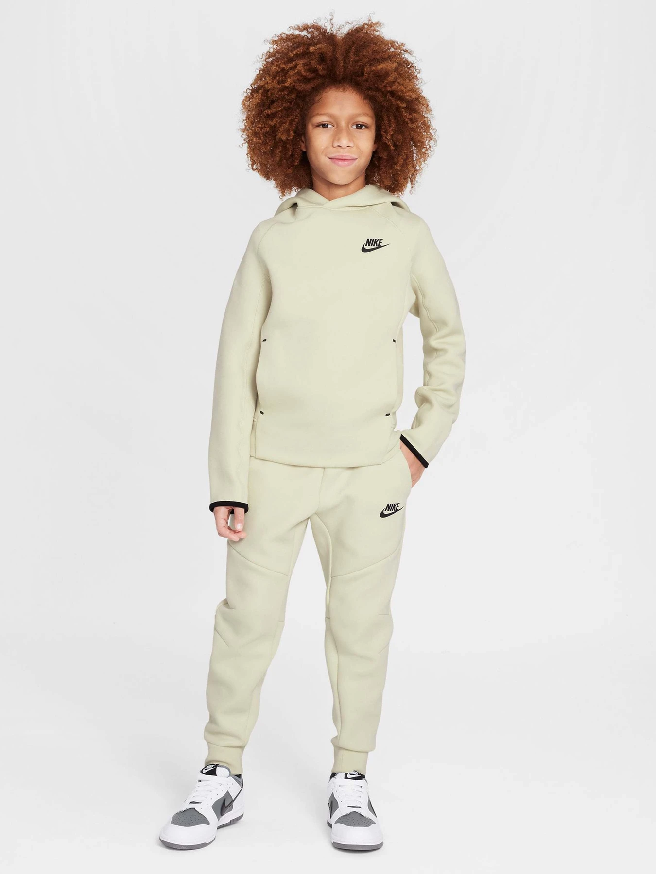 Худи и свитшоты NIKE TECH FLEECE модель FD3291-234 Худи и свитшоты NIKE TECH FLEECE модель FD3291-234 Фото