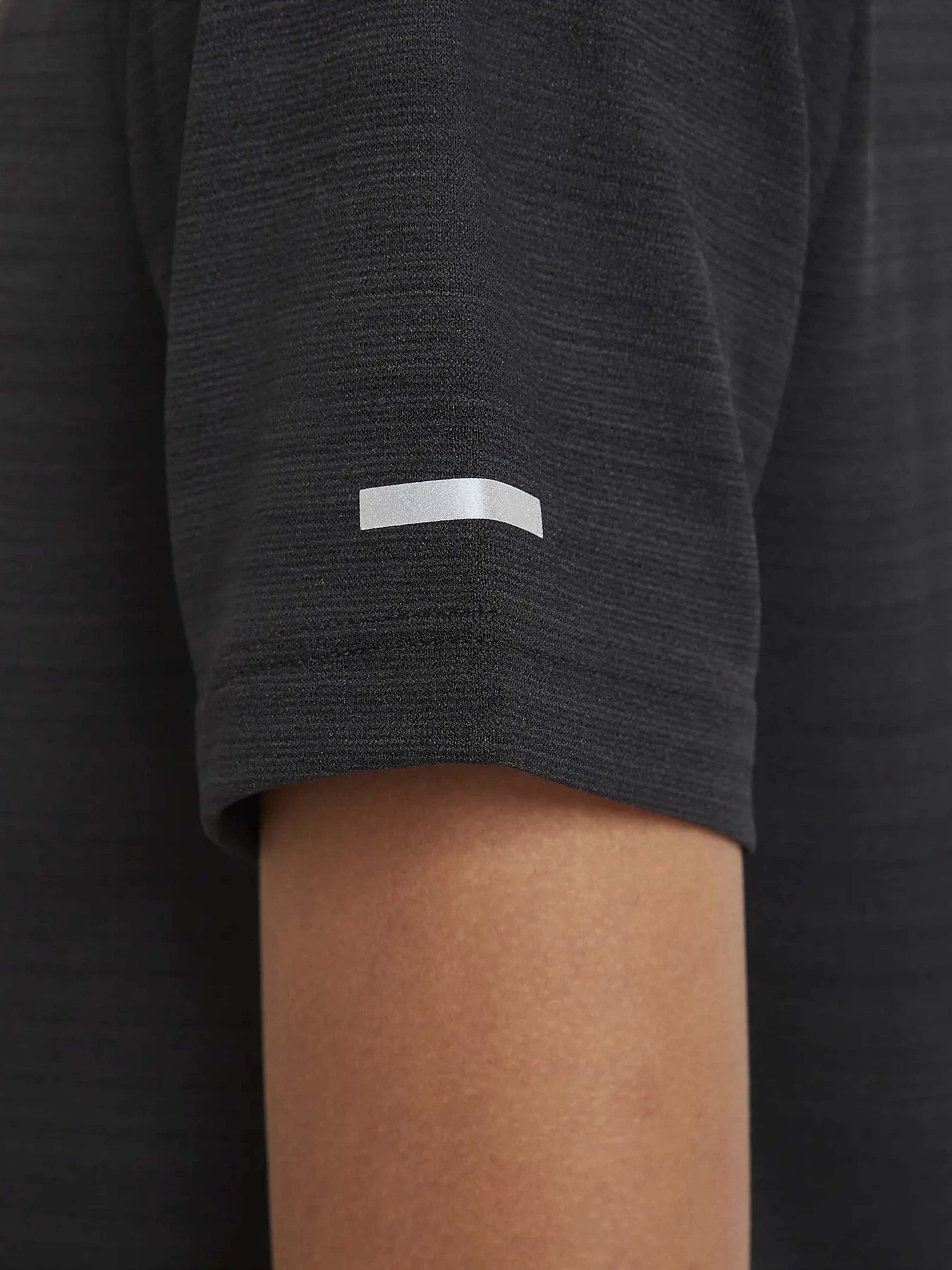 Футболки і поло NIKE DRI-FIT MILER модель DD3055-010 Футболки і поло NIKE DRI-FIT MILER модель DD3055-010 Фото