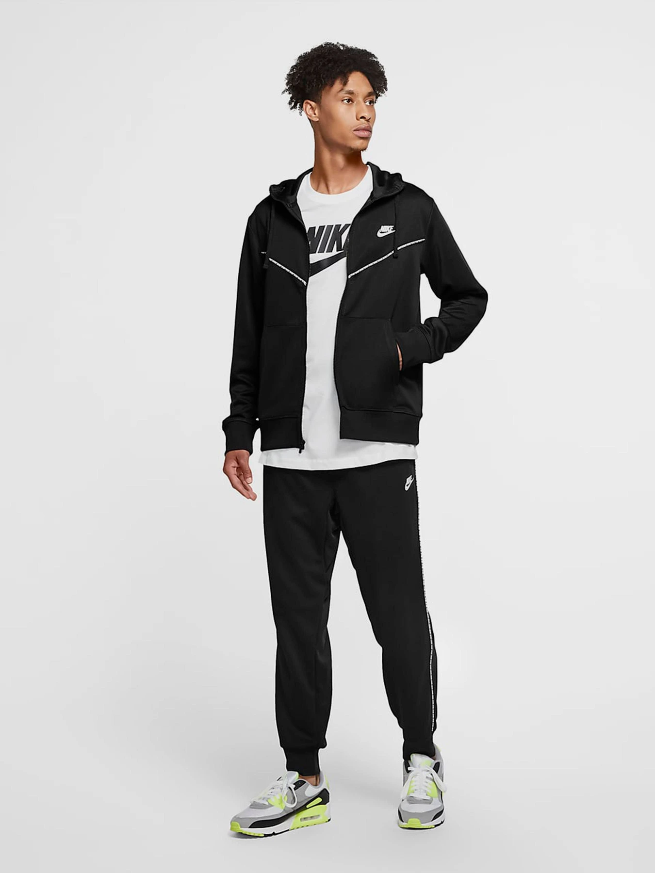 Худи и свитшоты NIKE Sportswear модель CZ7822-010 Худи и свитшоты NIKE Sportswear модель CZ7822-010 Фото