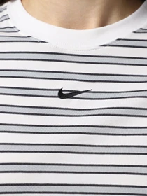 Футболки і поло NIKE SPORTSWEAR CHILL KNIT модель HF9524-100 Фото