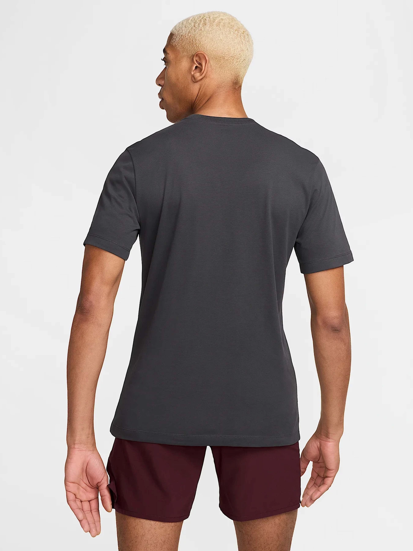 Футболки и поло NIKE DRI-FIT FITNESS модель HJ3611-070 Фото