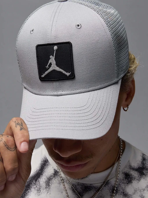 Шапки и кепки NIKE JORDAN RISE TRUCKER JUMPMAN модель FZ0774-077 Фото