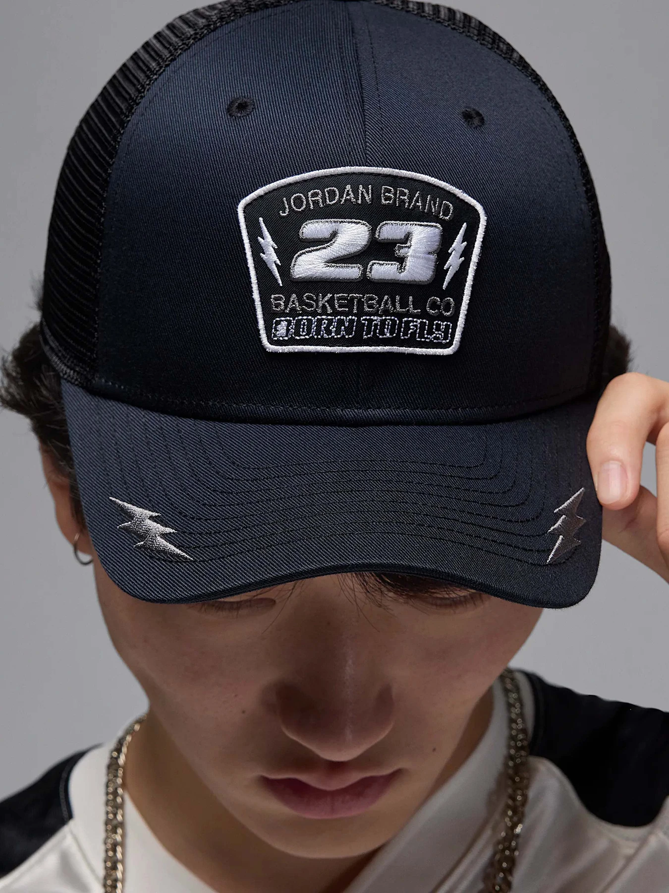 Шапки та кепки NIKE JORDAN RISE STRUCTURED TRUCKER модель HJ2428-010 Шапки та кепки NIKE JORDAN RISE STRUCTURED TRUCKER модель HJ2428-010 Фото