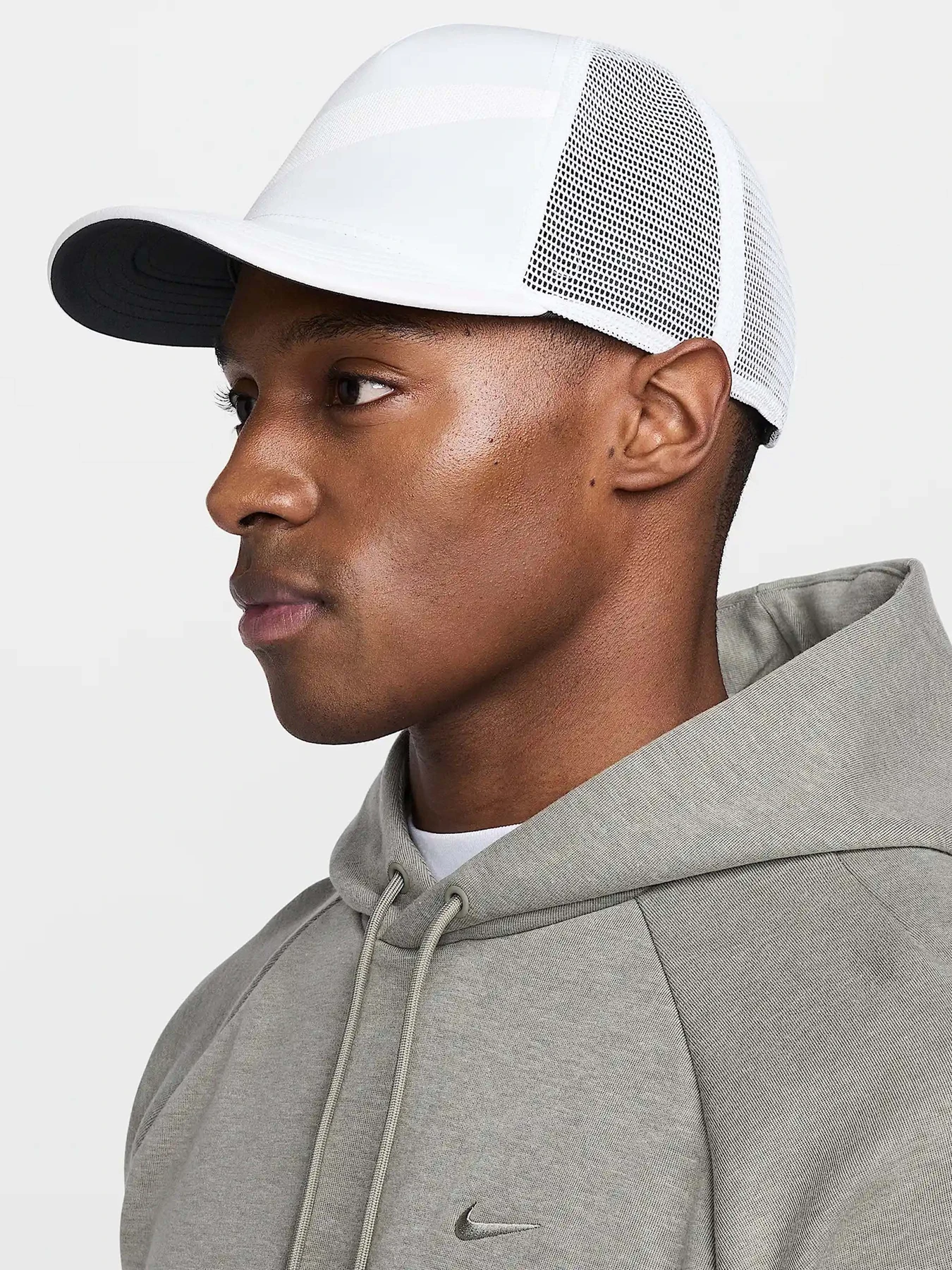 Шапки та кепки NIKE RISE DRI-FIT TRUCKER модель HJ7018-100 Шапки та кепки NIKE RISE DRI-FIT TRUCKER модель HJ7018-100 Фото