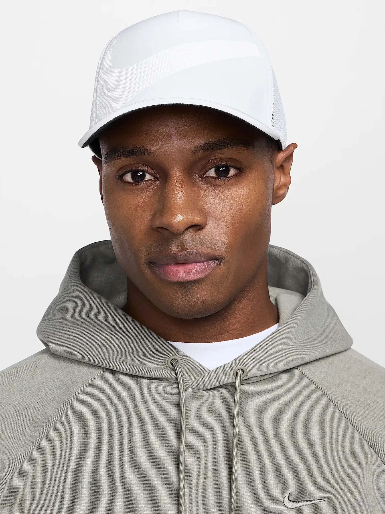 Шапки та кепки NIKE RISE DRI-FIT TRUCKER модель HJ7018-100 Шапки та кепки NIKE RISE DRI-FIT TRUCKER модель HJ7018-100 Фото