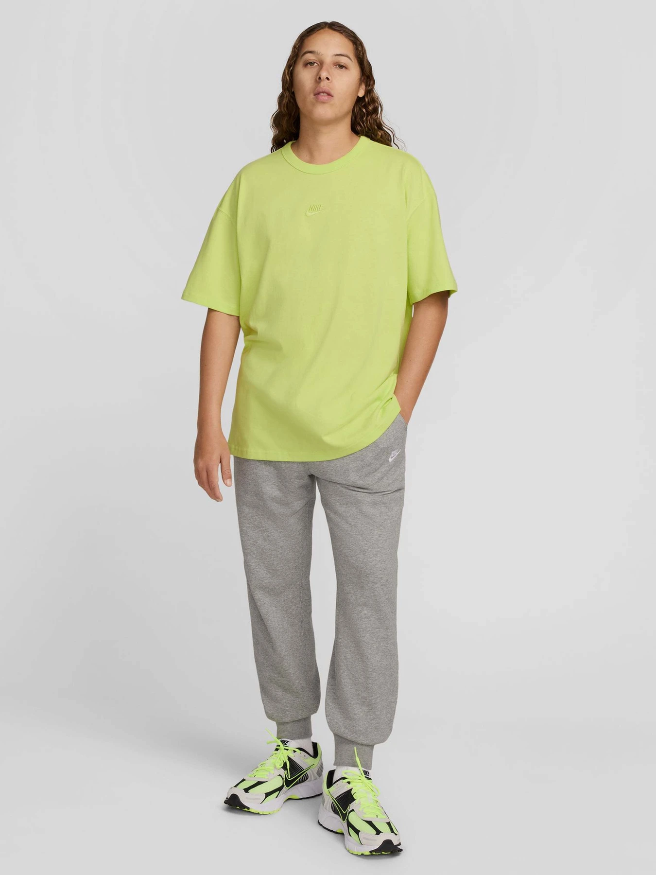 Футболки и поло NIKE SPORTSWEAR PREMIUM ESSENTIALS модель DO7392-736 Футболки и поло NIKE SPORTSWEAR PREMIUM ESSENTIALS модель DO7392-736 Фото