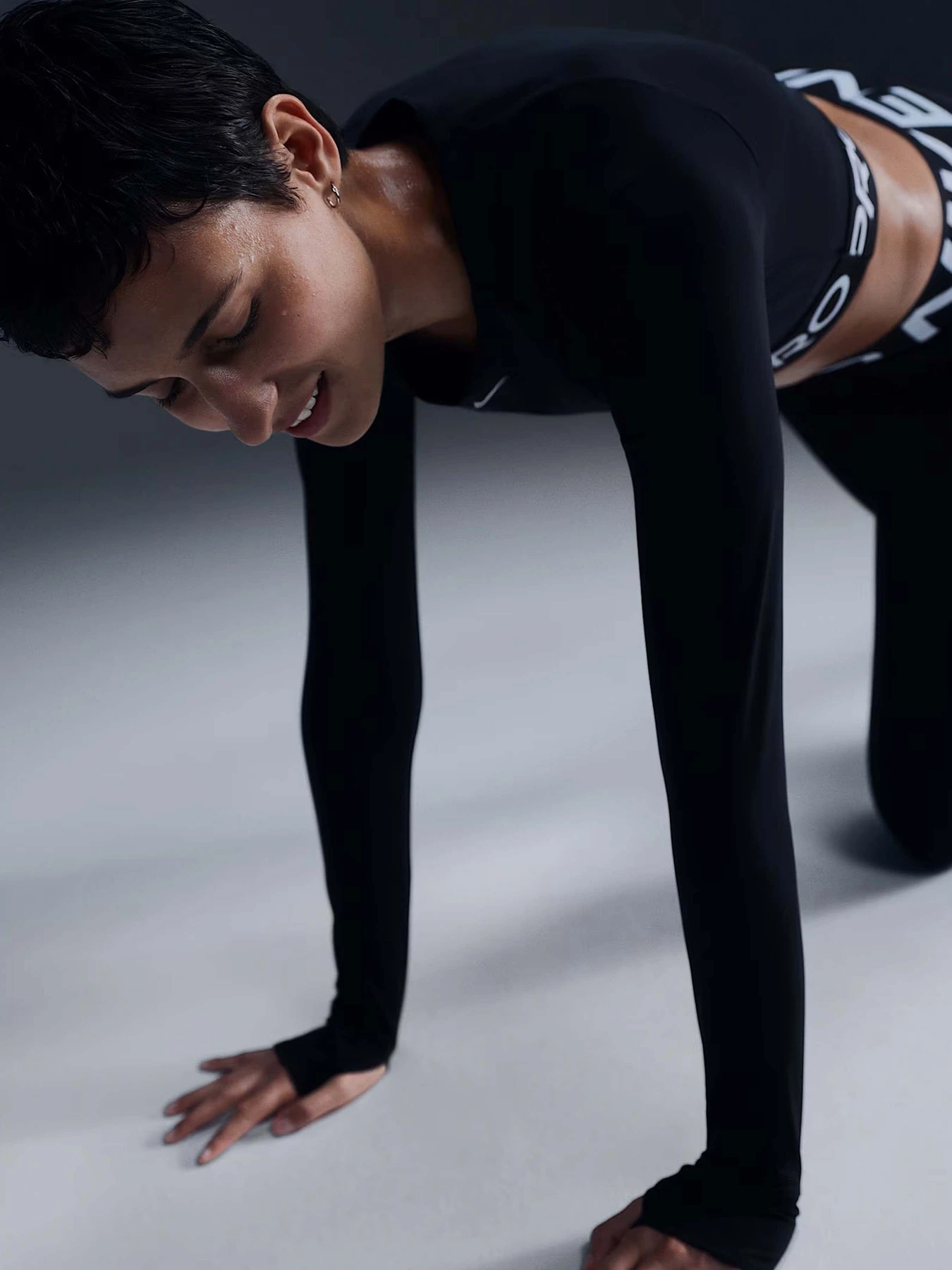 Футболки и поло NIKE PRO 365 DRI-FIT модель FV5484-010 Футболки и поло NIKE PRO 365 DRI-FIT модель FV5484-010 Фото