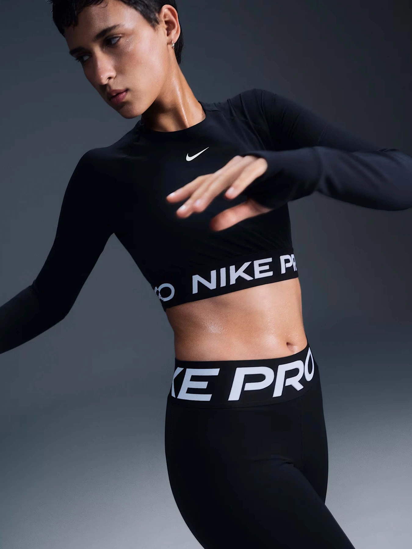 Футболки и поло NIKE PRO 365 DRI-FIT модель FV5484-010 Футболки и поло NIKE PRO 365 DRI-FIT модель FV5484-010 Фото