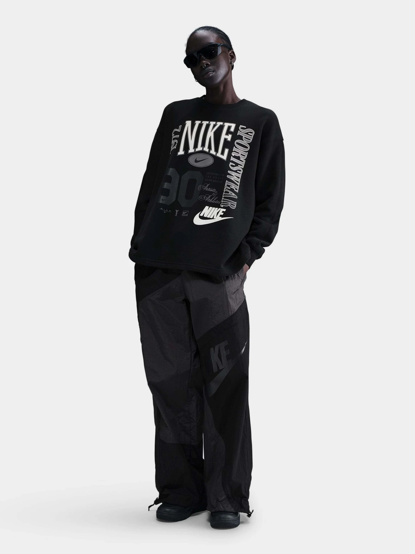 Худі та світшоти NIKE SPORTSWEAR модель HF9491-010 Худі та світшоти NIKE SPORTSWEAR модель HF9491-010 Фото