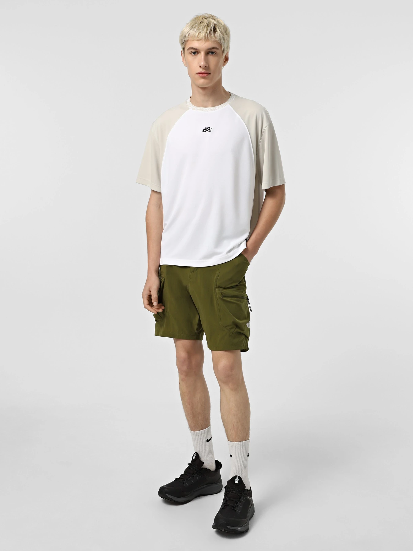 Футболки і поло NIKE SB DRI-FIT KNIT SKATE модель HJ2956-100 Футболки і поло NIKE SB DRI-FIT KNIT SKATE модель HJ2956-100 Фото