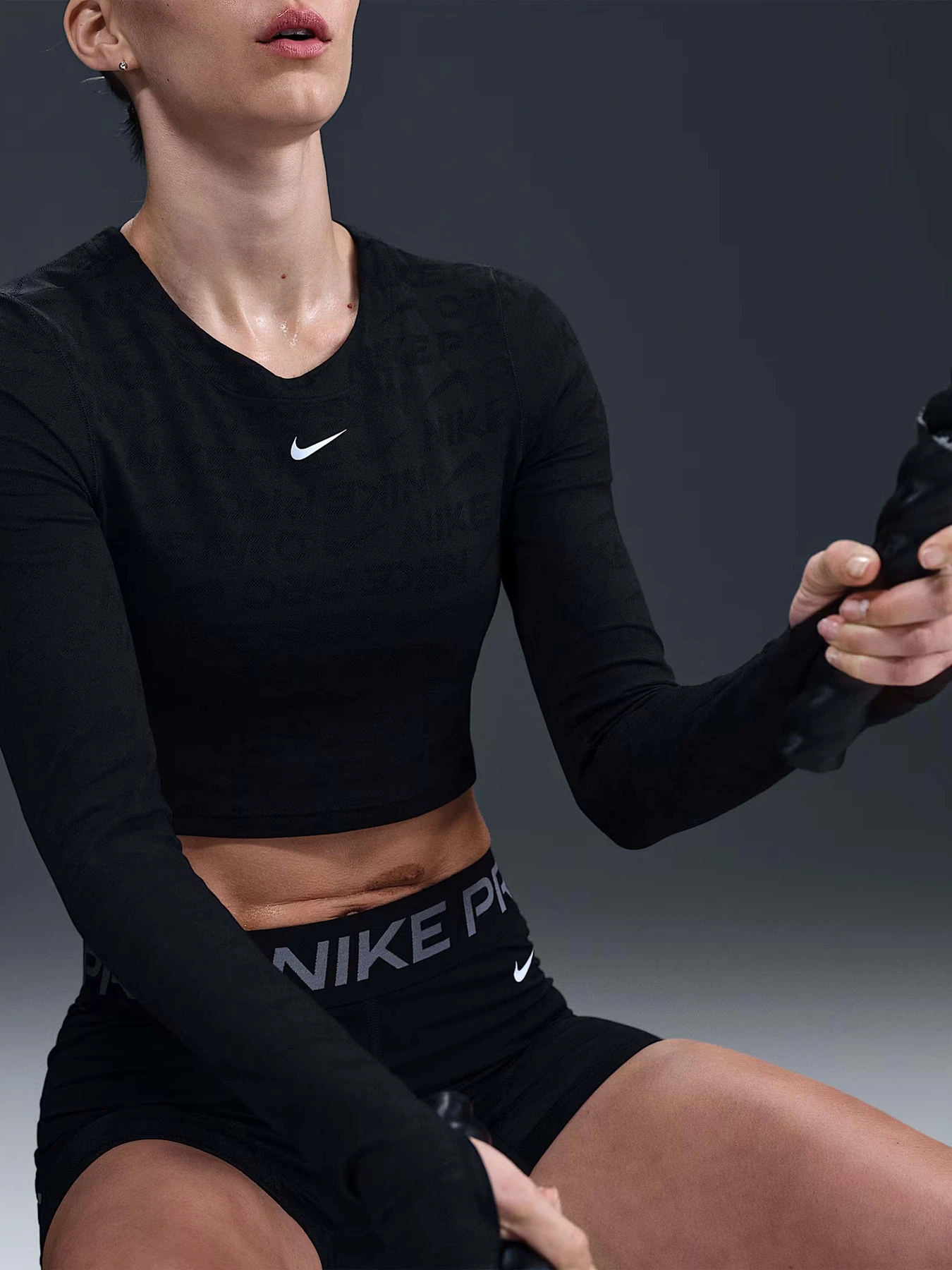 Футболки и поло NIKE PRO DRI-FIT модель HJ4281-010 Фото