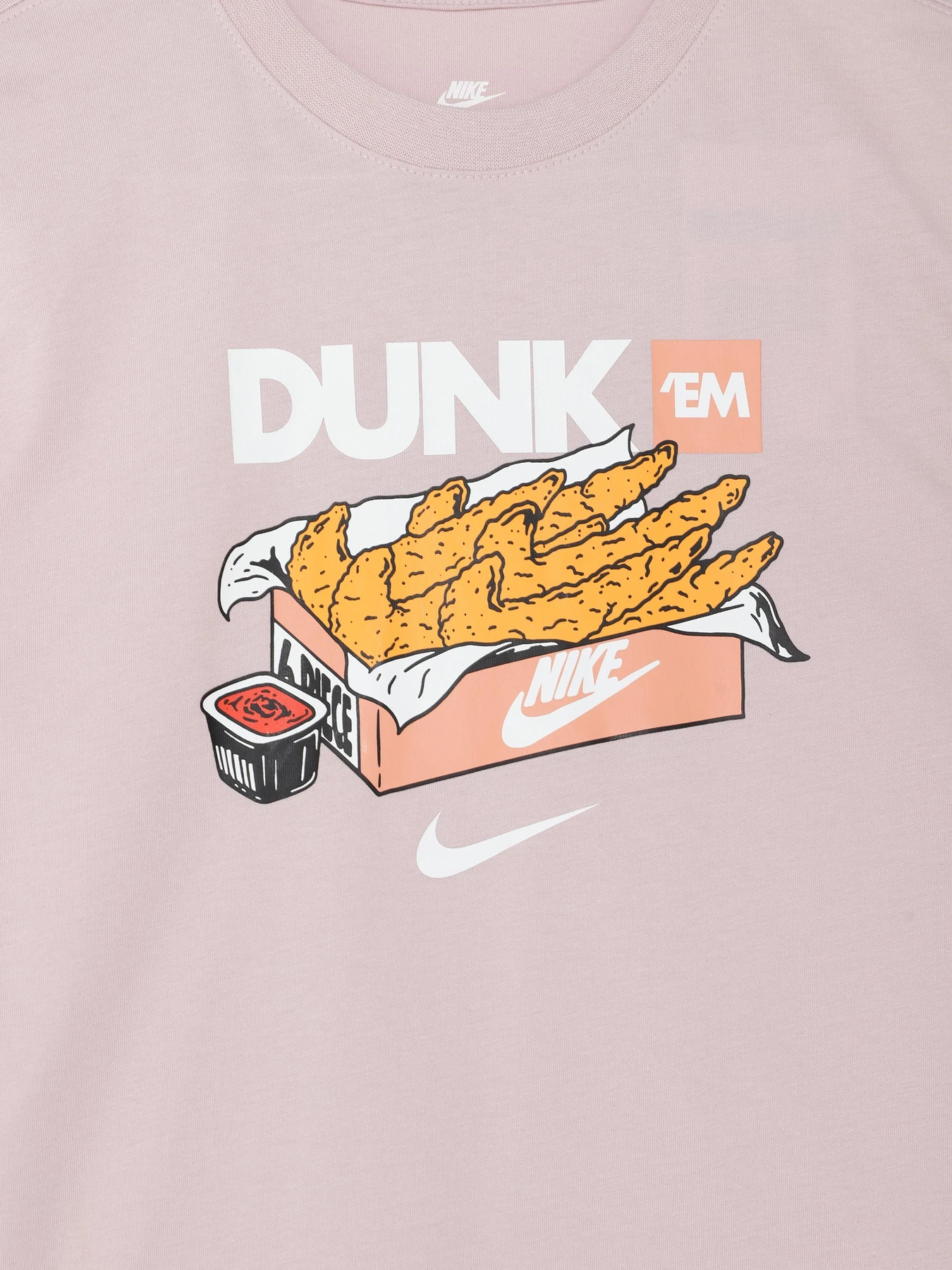 Футболки и поло NIKE SPORTSWEAR DUNKS модель HQ3235-613 Футболки и поло NIKE SPORTSWEAR DUNKS модель HQ3235-613 Фото