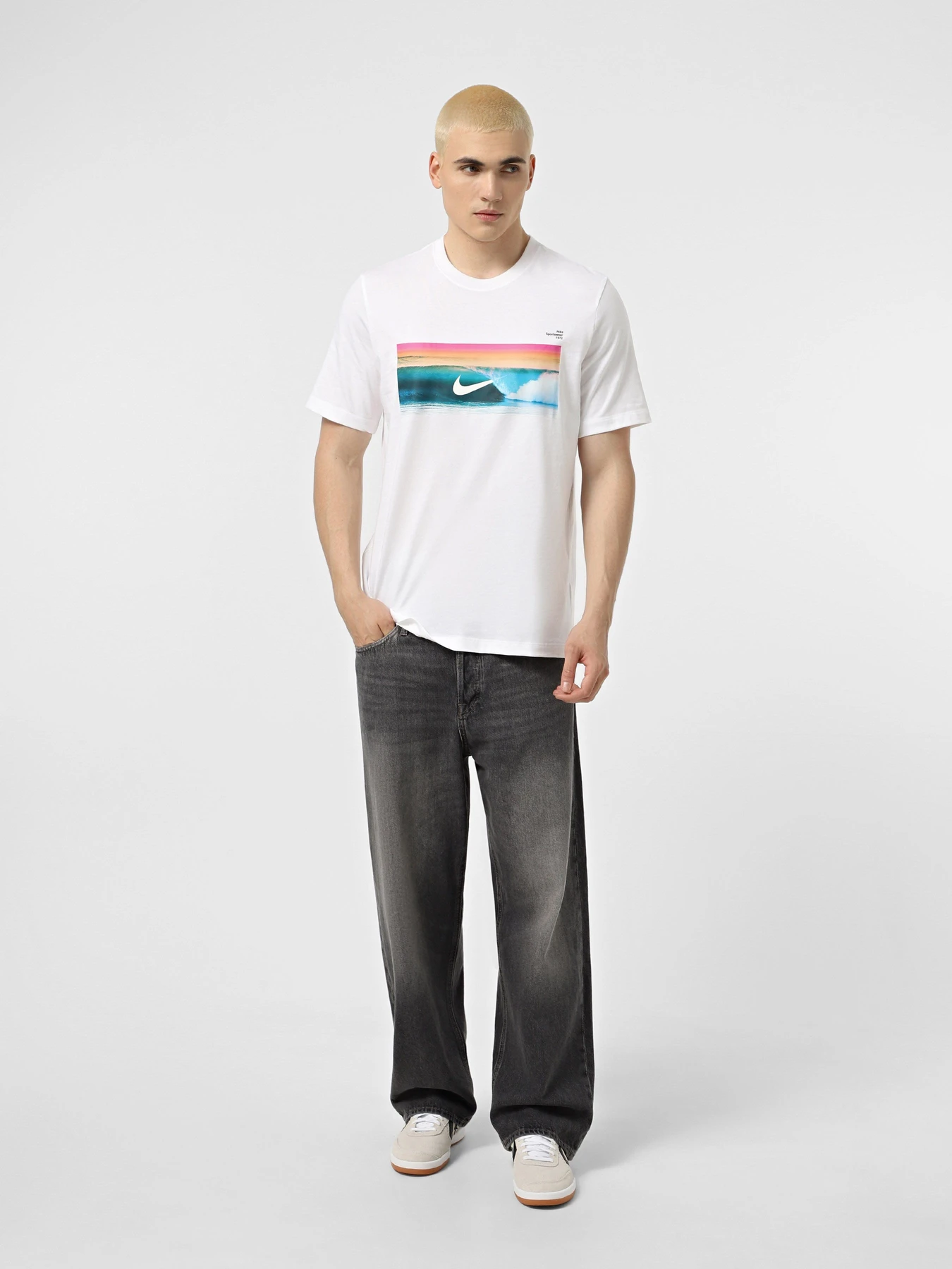 Футболки и поло NIKE SPORTSWEAR модель HJ0760-100 Футболки и поло NIKE SPORTSWEAR модель HJ0760-100 Фото