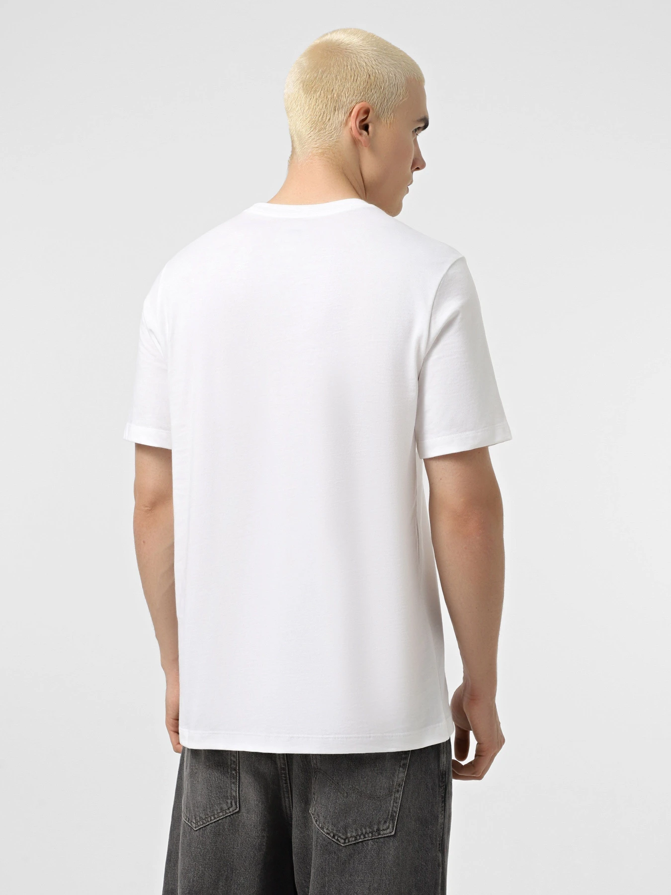 Футболки и поло NIKE SPORTSWEAR модель HJ0760-100 Футболки и поло NIKE SPORTSWEAR модель HJ0760-100 Фото